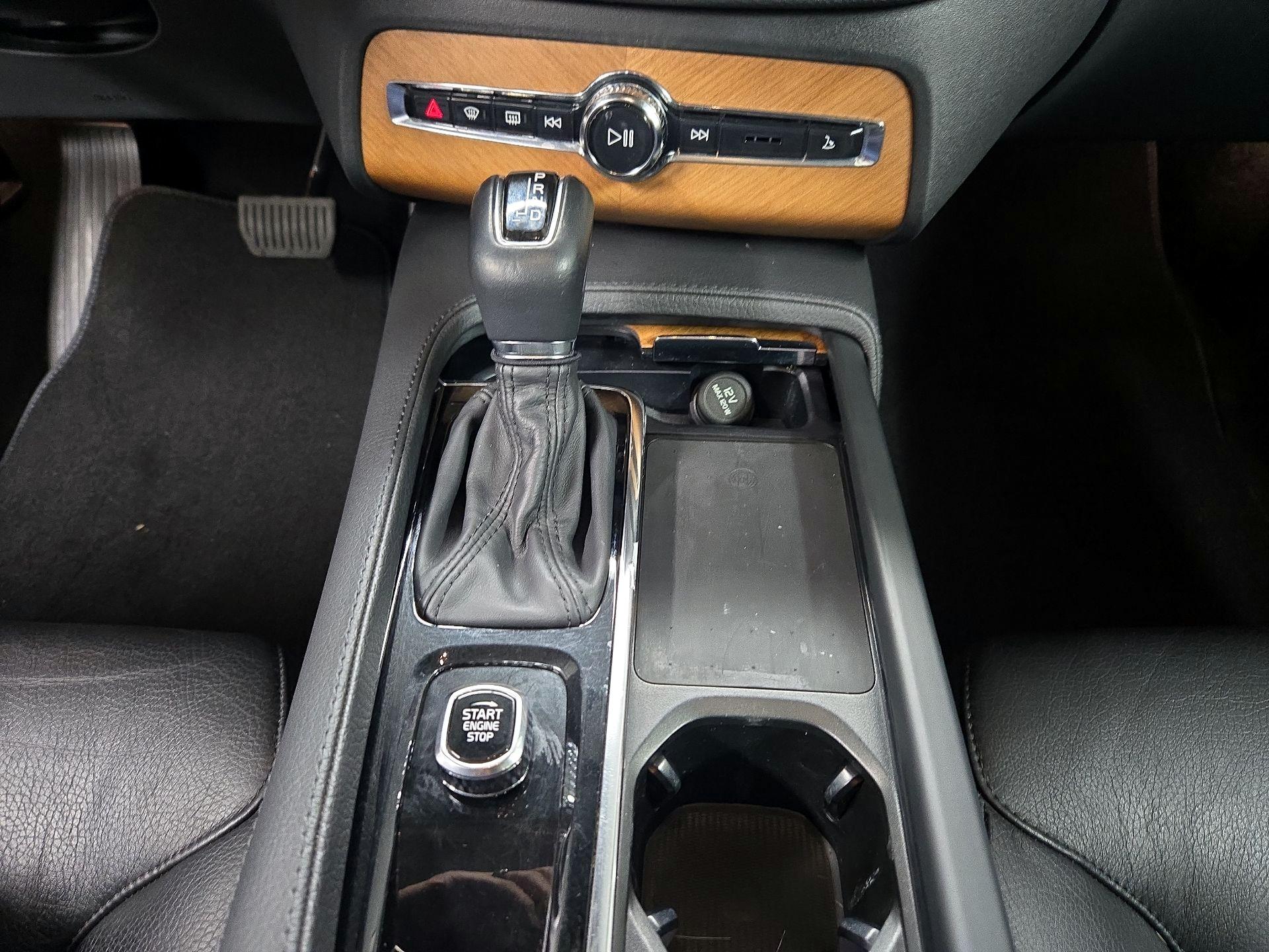 Thumbnail: 2022 Volvo XC90 - 18