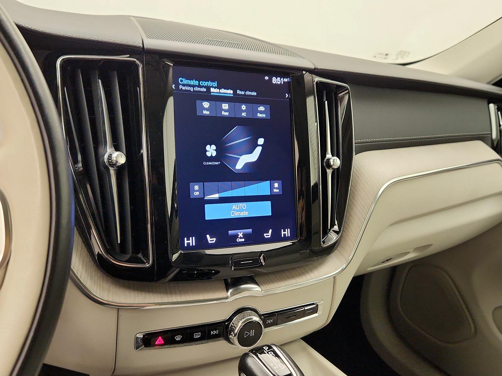 Thumbnail: 2021 Volvo XC60 - 17