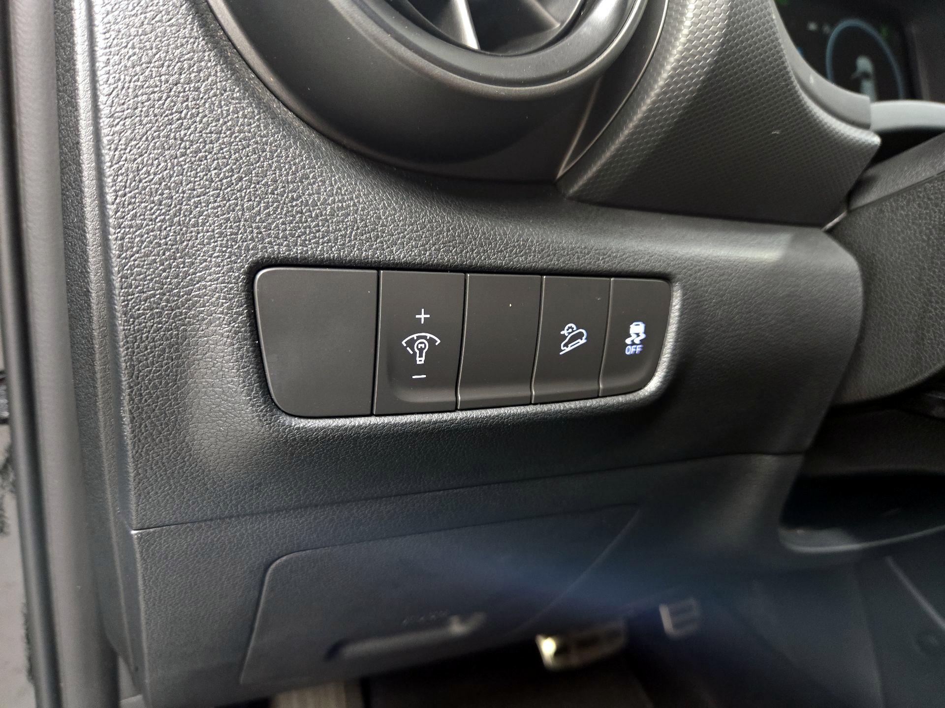 Thumbnail: 2022 Hyundai Kona - 13