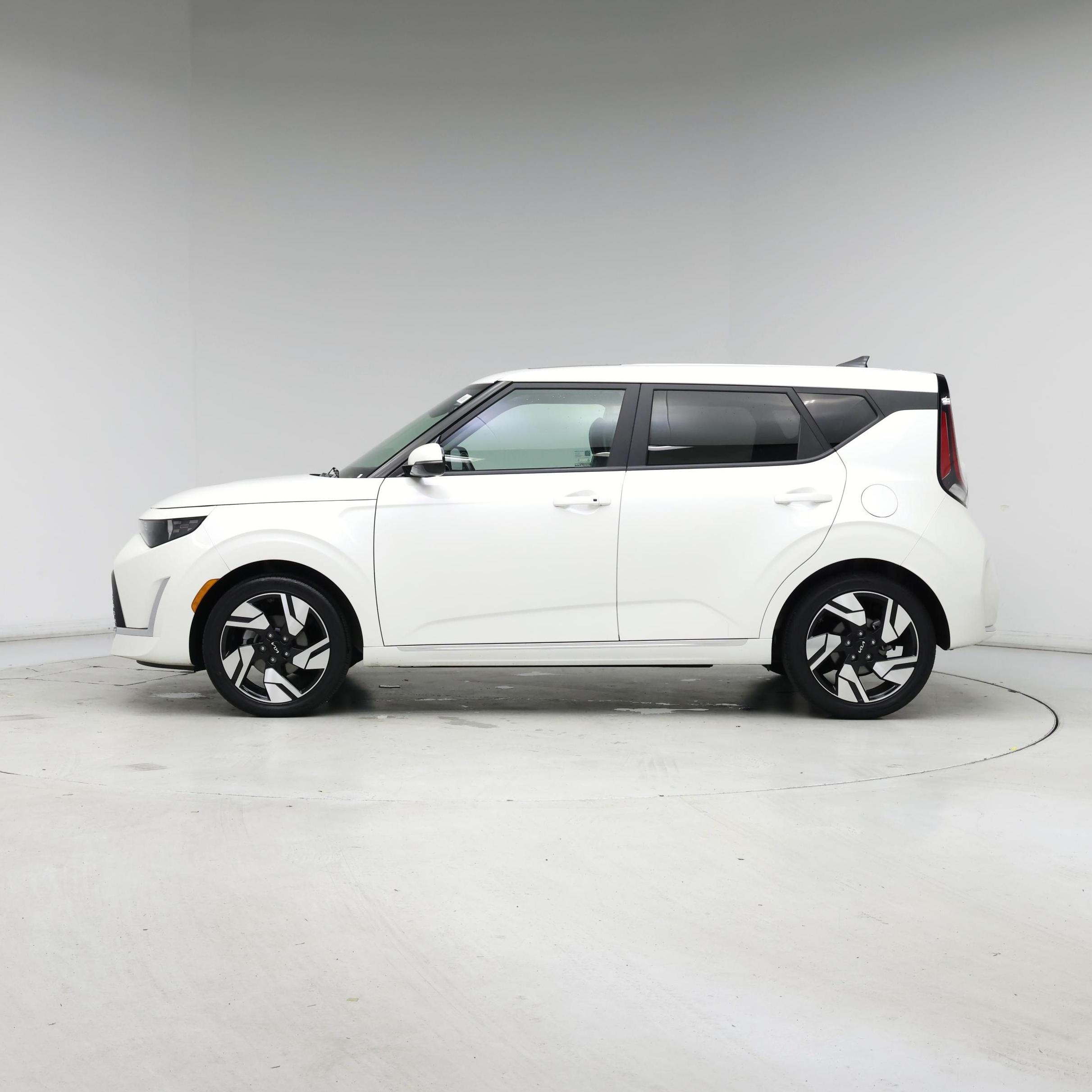 Thumbnail: 2023 Kia Soul - 3