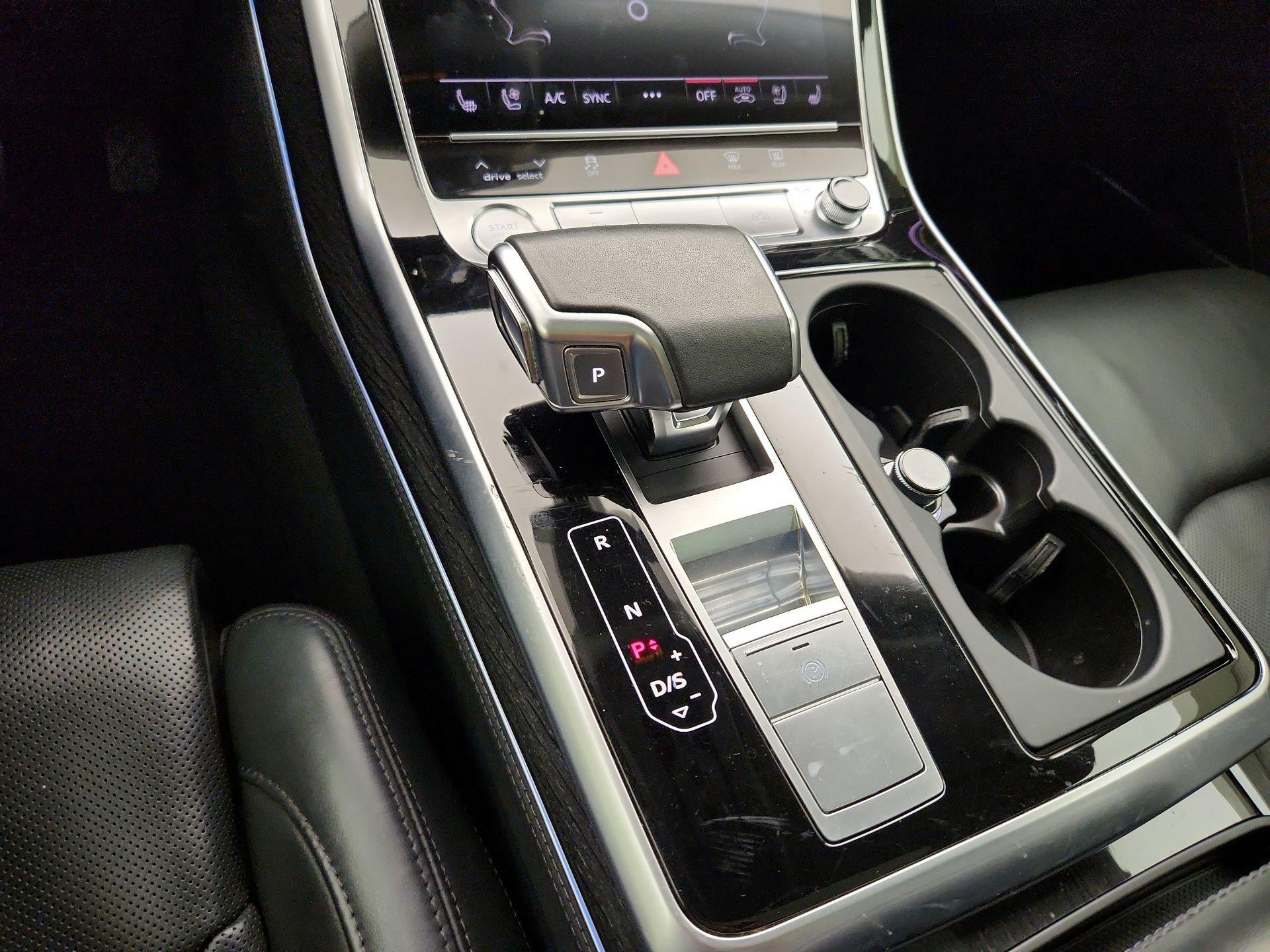 Thumbnail: 2020 Audi Q8 - 18