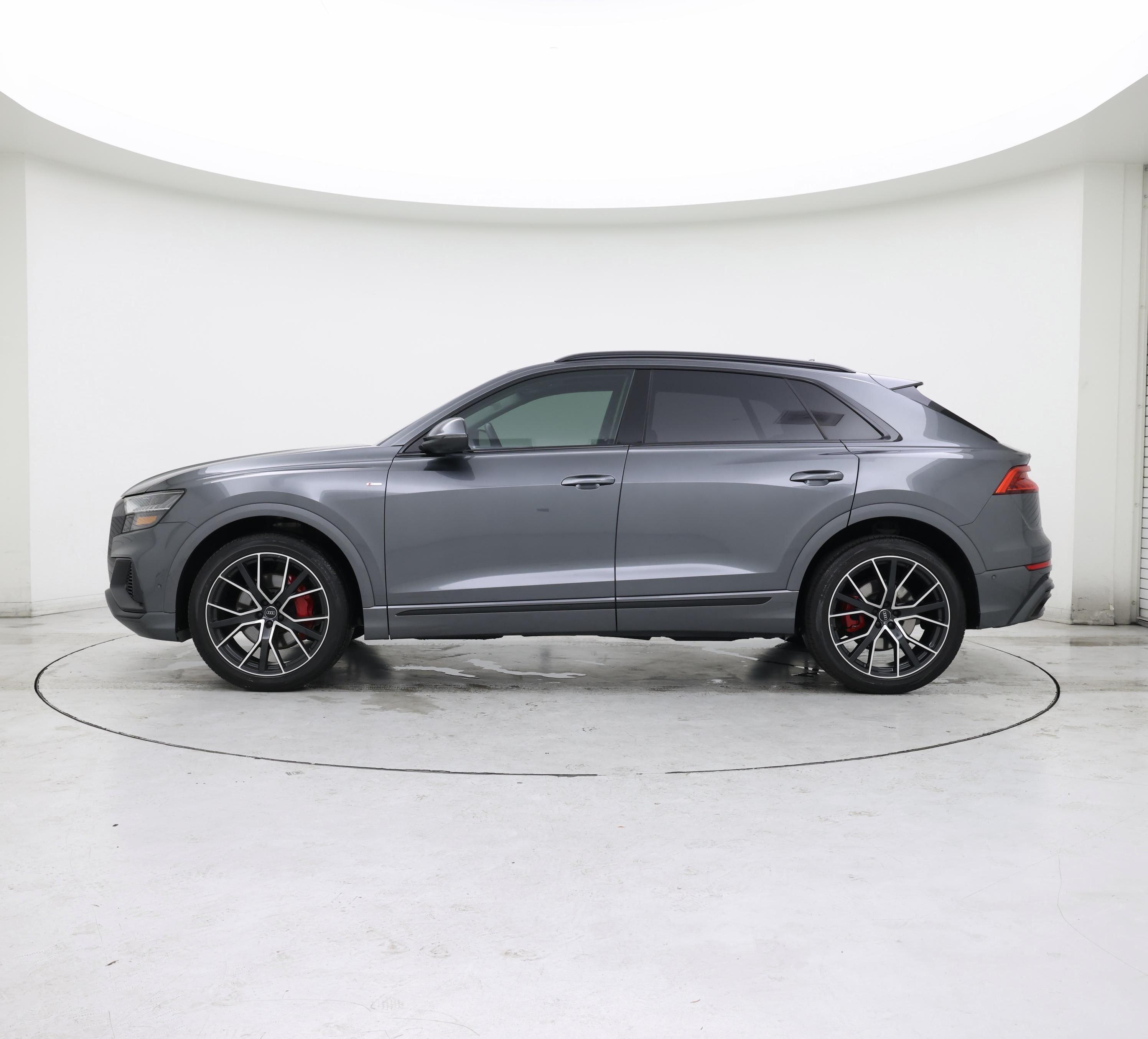 Thumbnail: 2020 Audi Q8 - 3