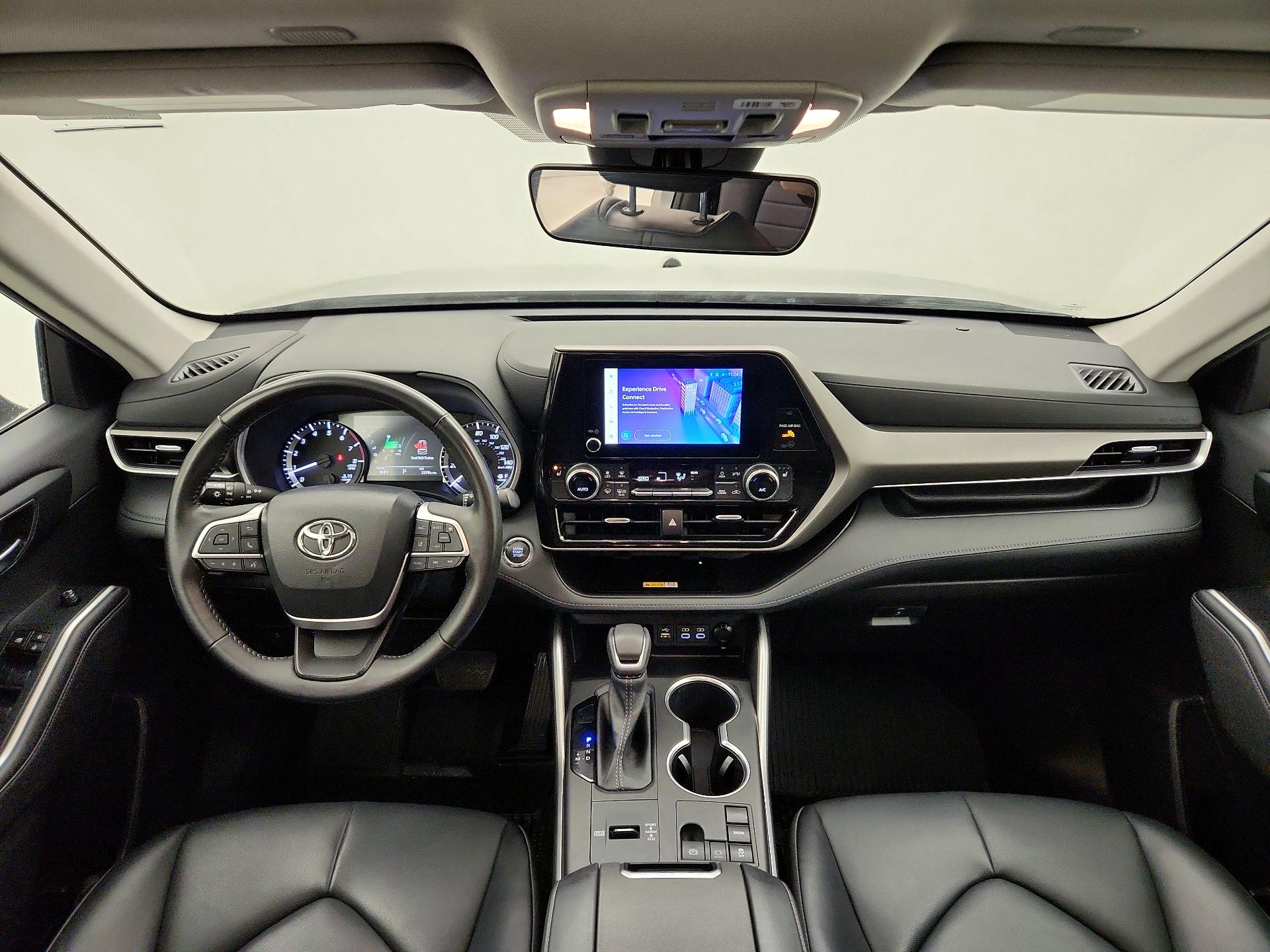 Thumbnail: 2023 Toyota Highlander - 9