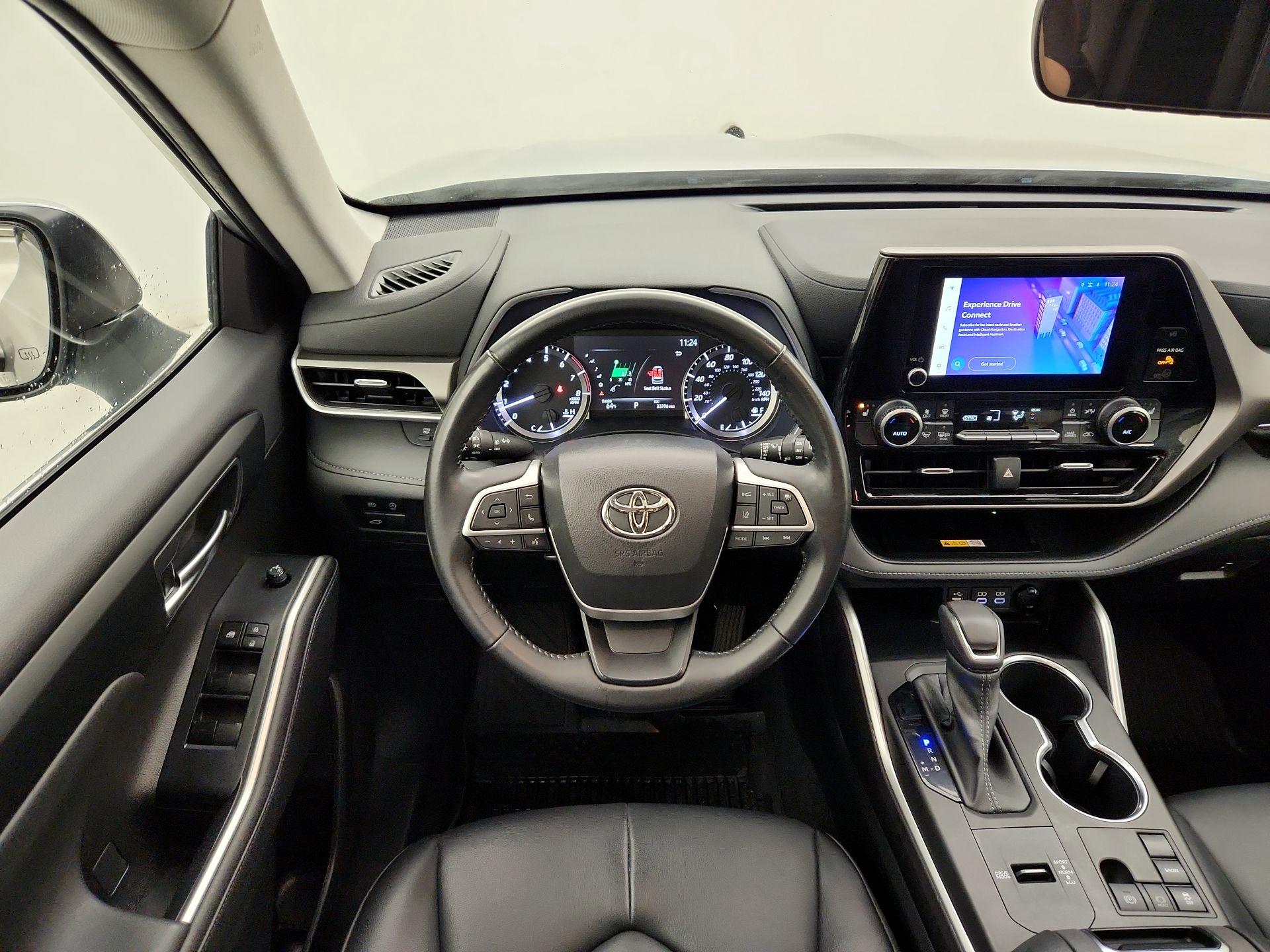 Thumbnail: 2023 Toyota Highlander - 10