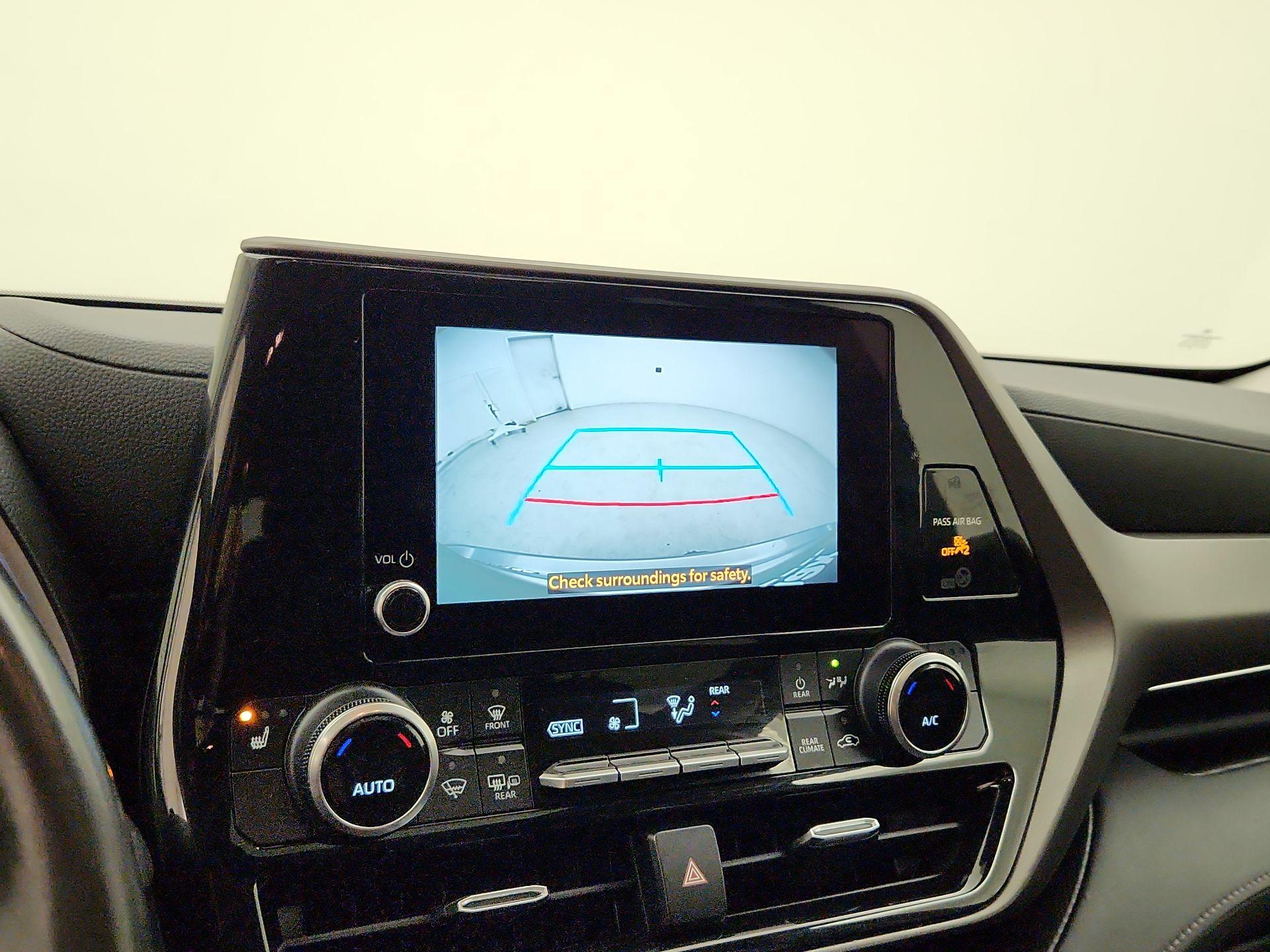 Thumbnail: 2023 Toyota Highlander - 14