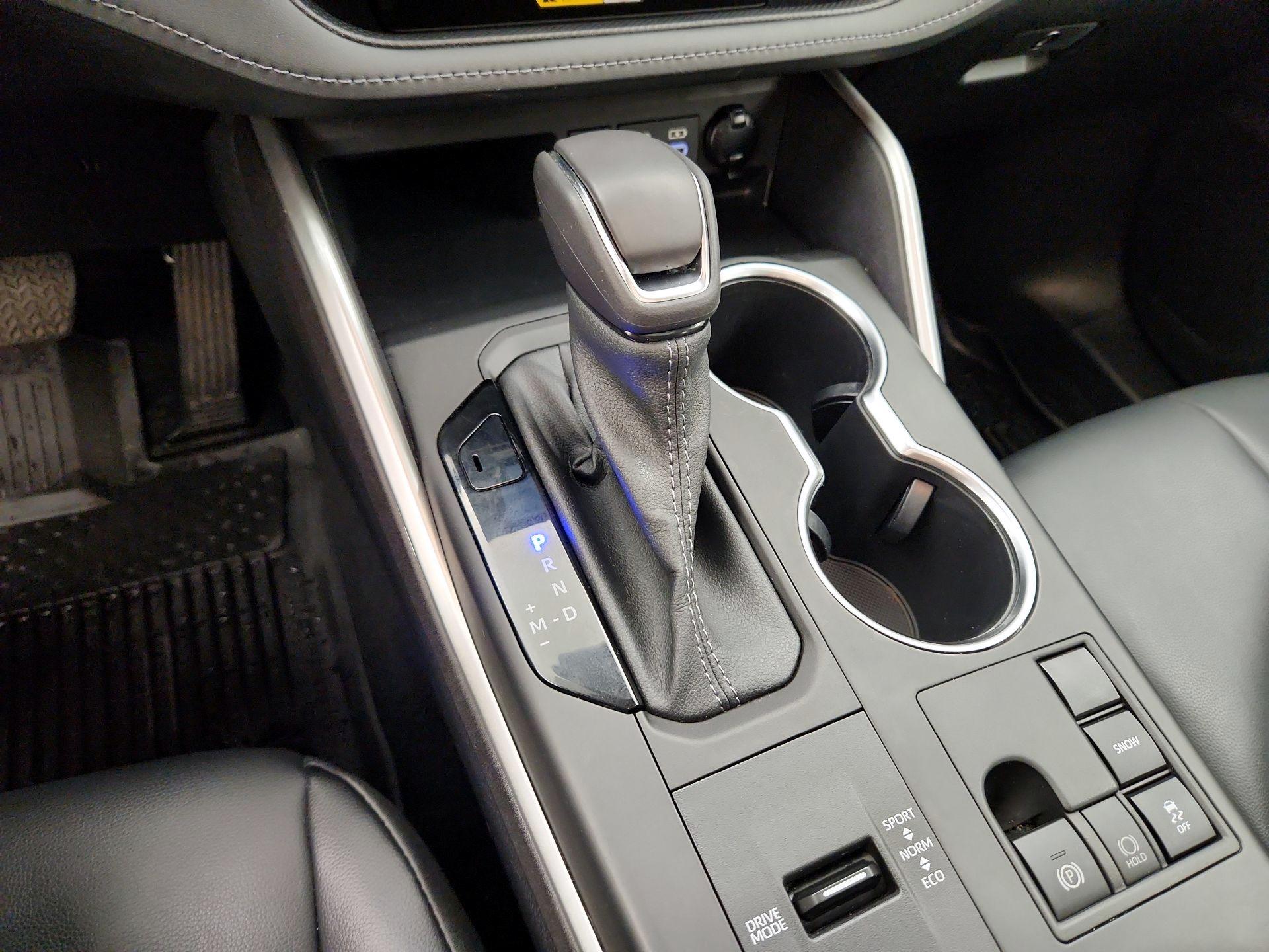 Thumbnail: 2023 Toyota Highlander - 17