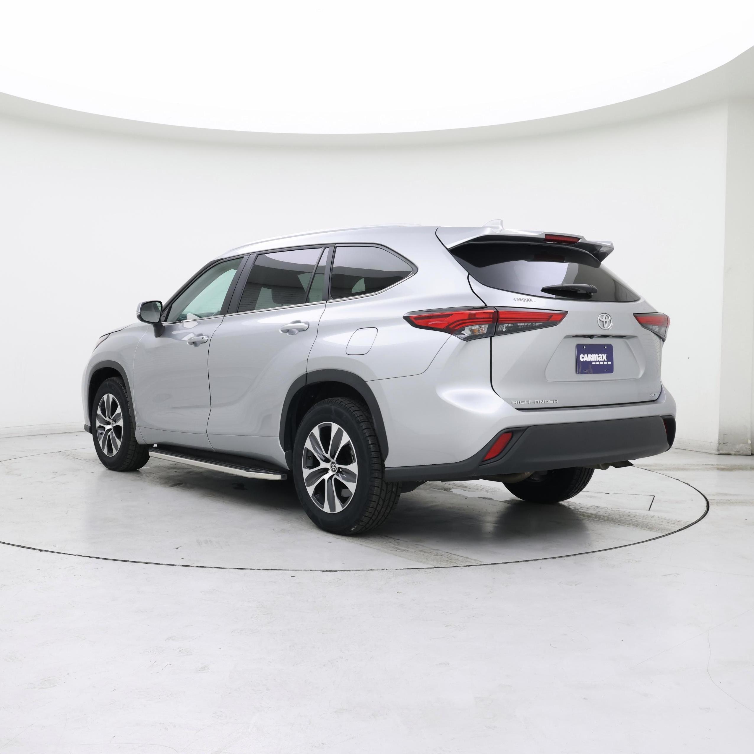 Thumbnail: 2023 Toyota Highlander - 2