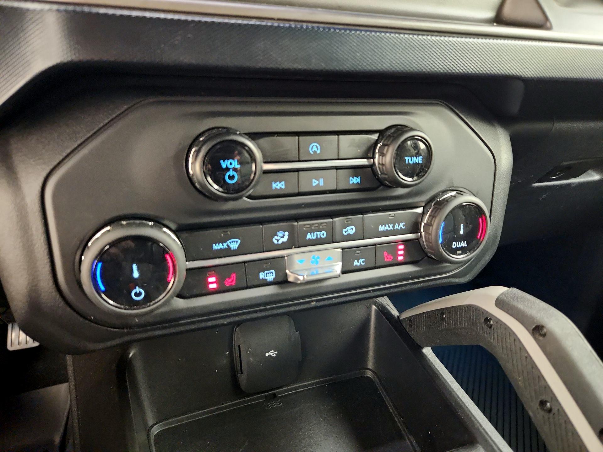 Thumbnail: 2022 Ford Bronco - 16