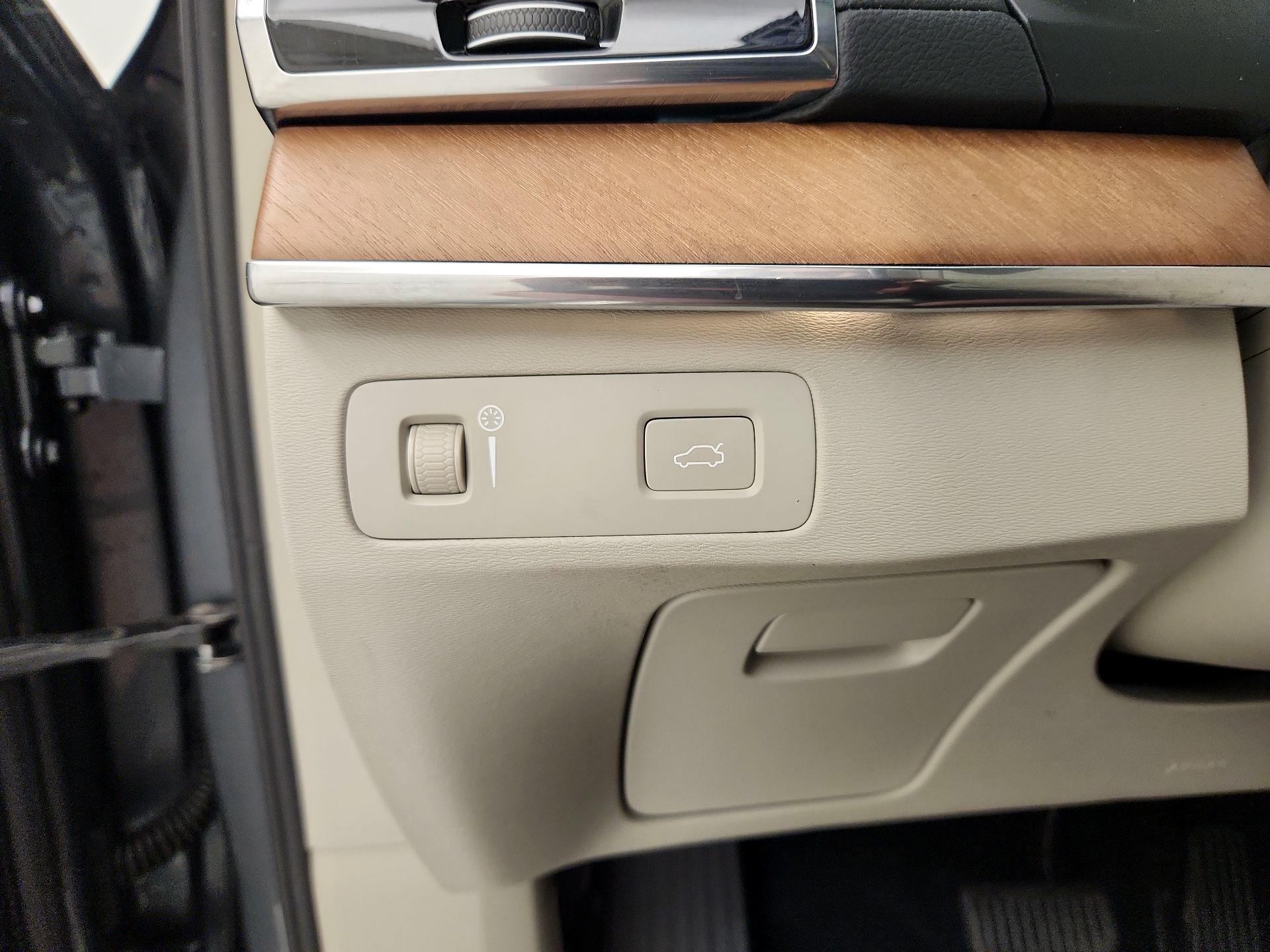 Thumbnail: 2018 Volvo XC90 - 13