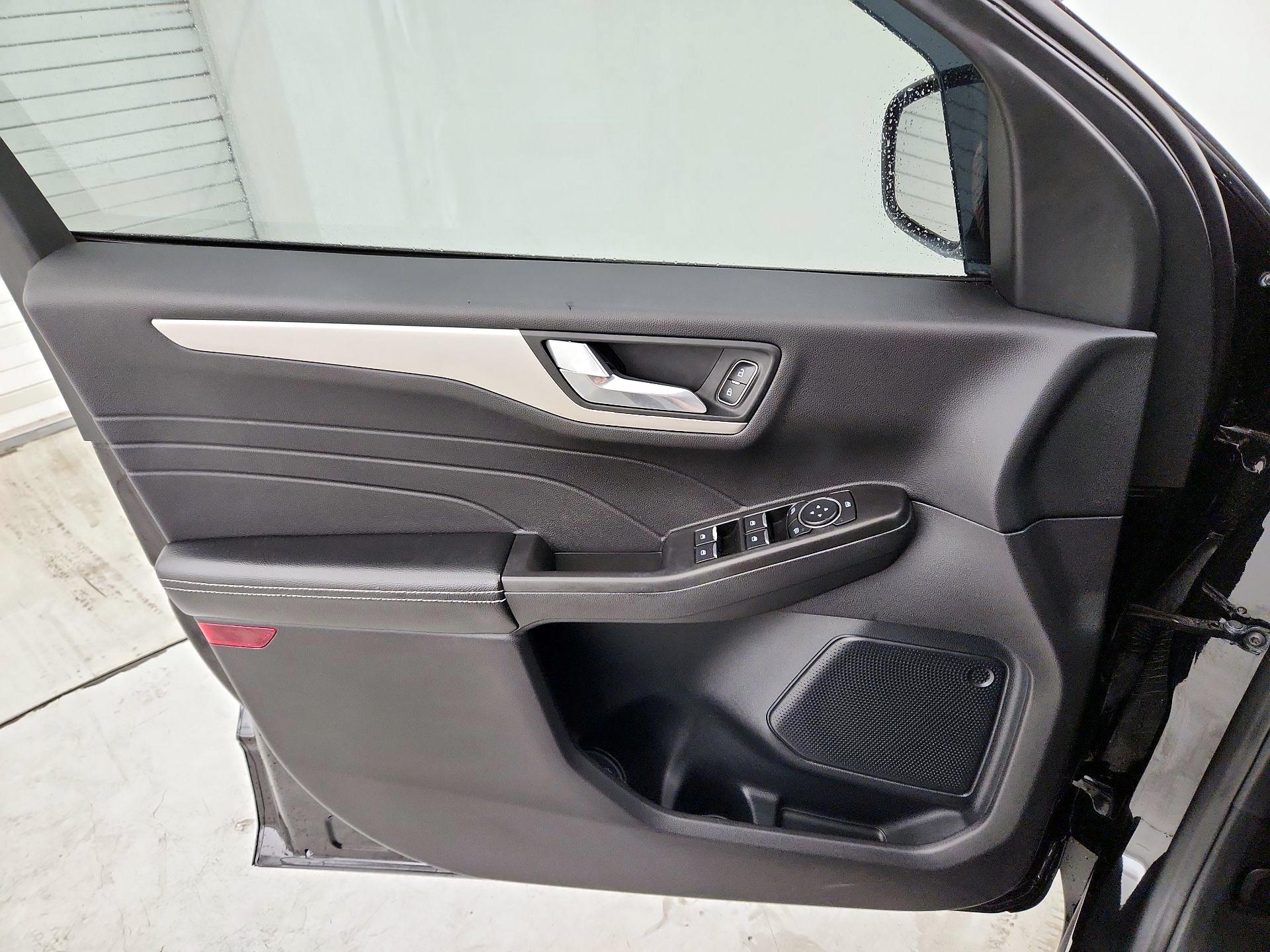 Thumbnail: 2021 Ford Escape - 12