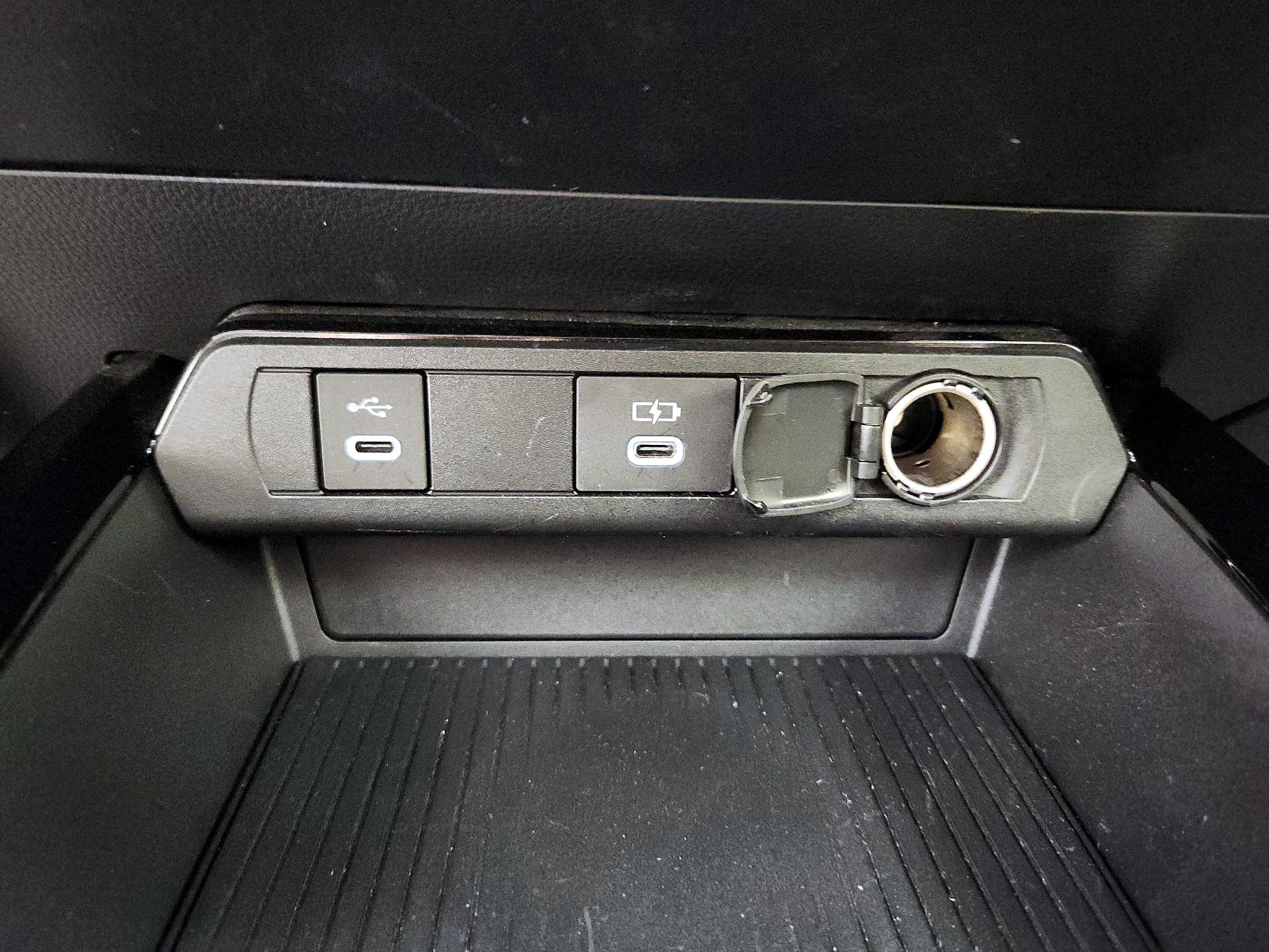 Thumbnail: 2024 Toyota Prius Prime - 19