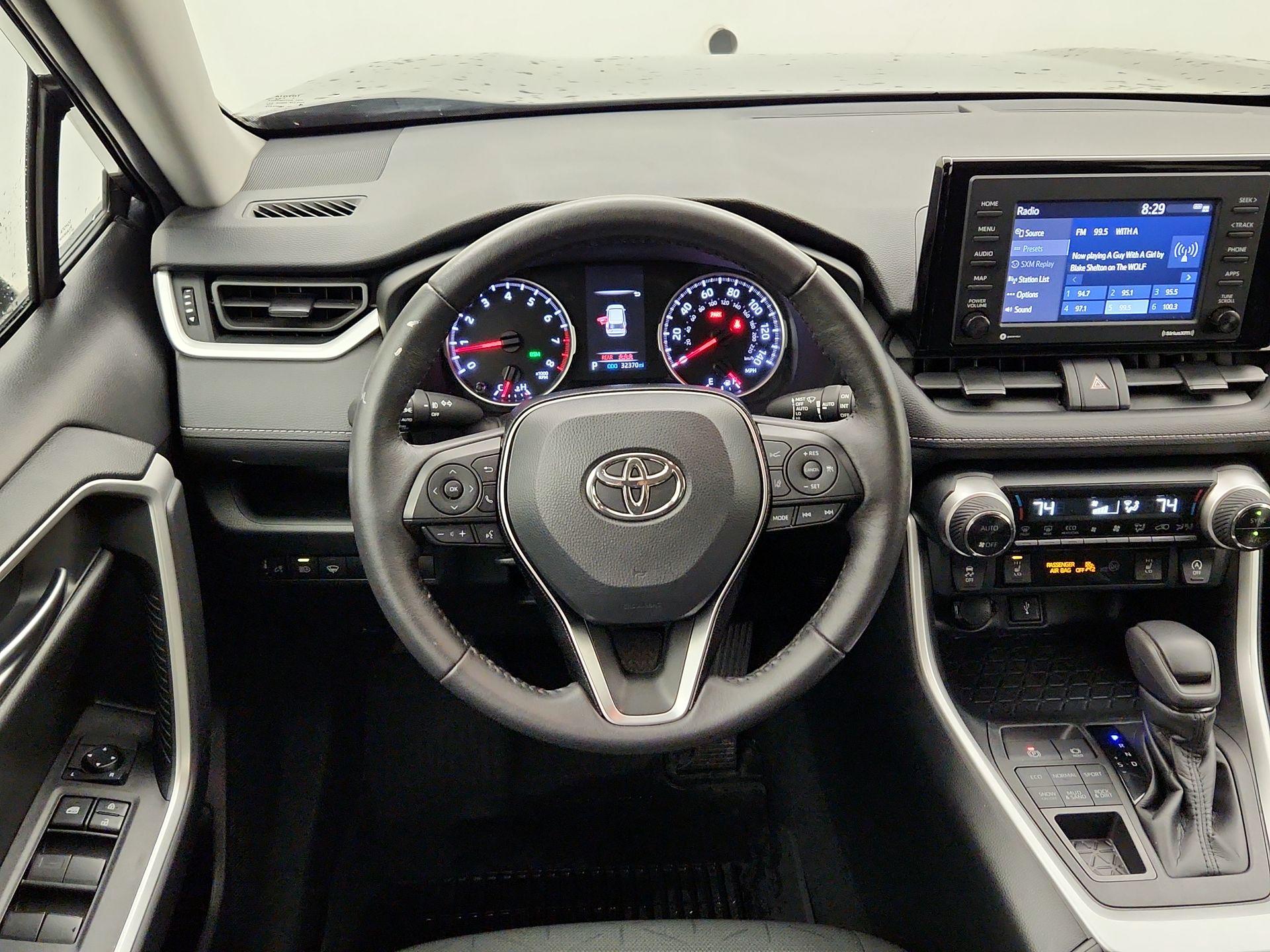 Thumbnail: 2021 Toyota RAV4 - 10