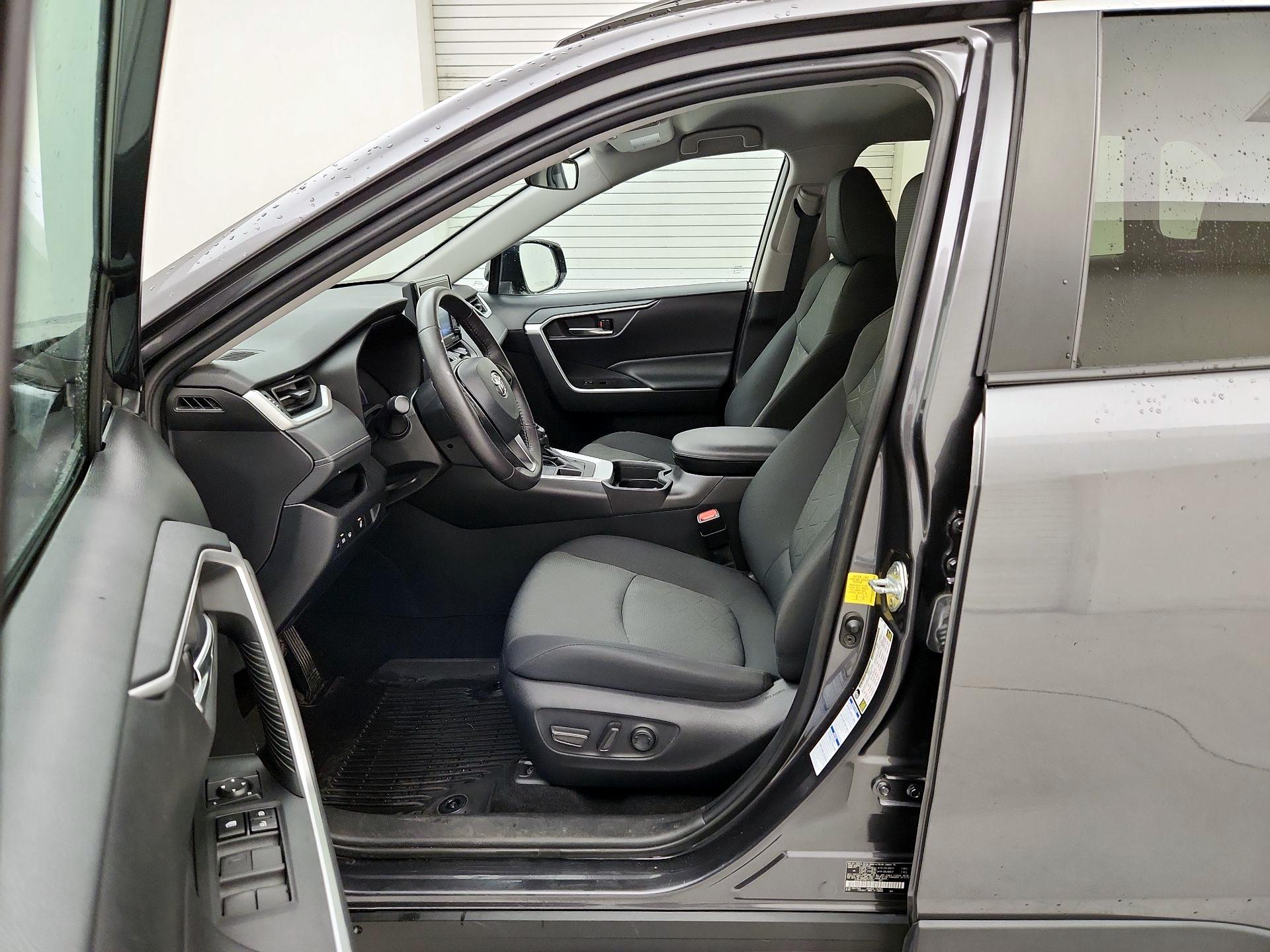 Thumbnail: 2021 Toyota RAV4 - 11