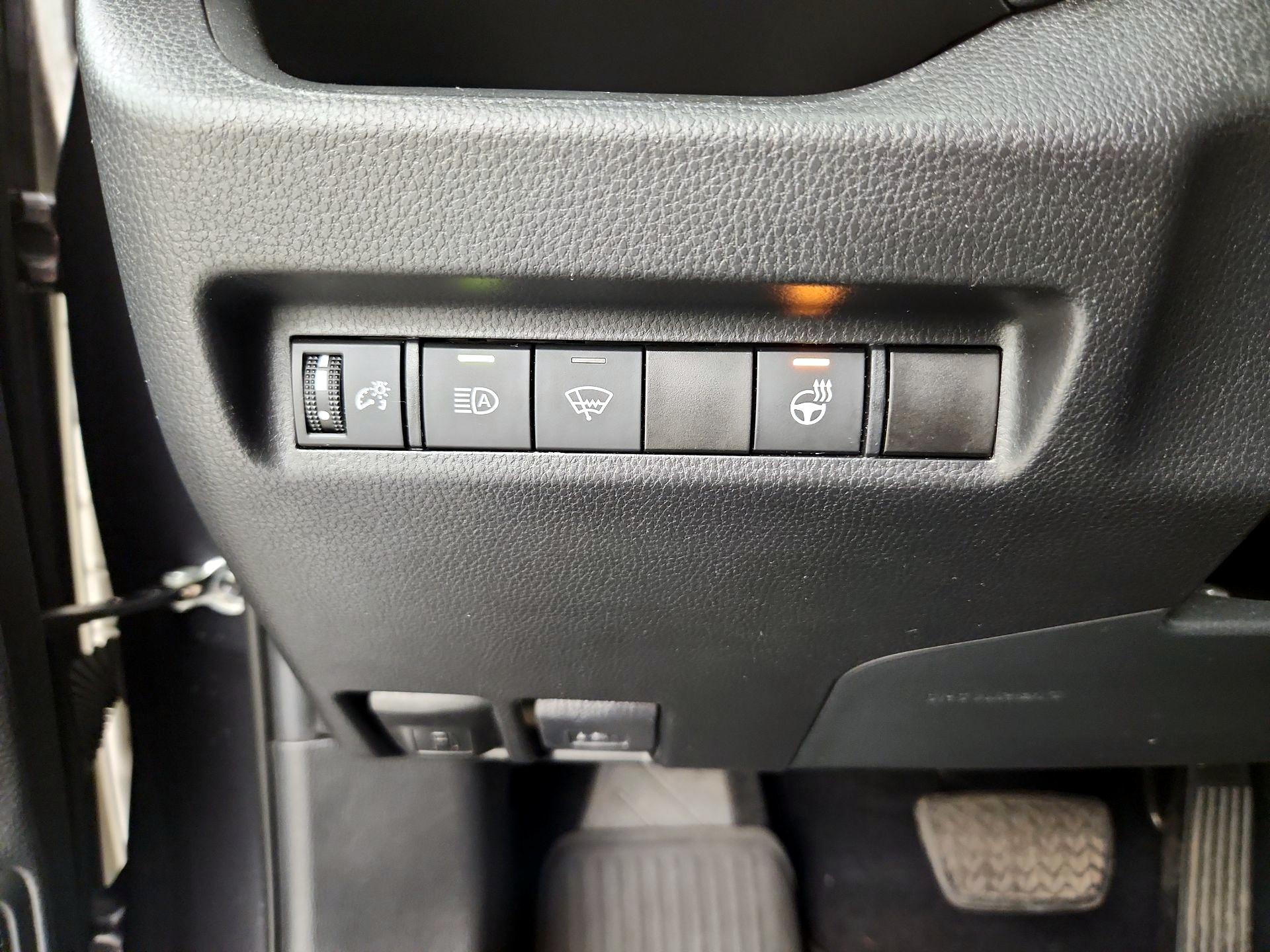 Thumbnail: 2021 Toyota RAV4 - 13