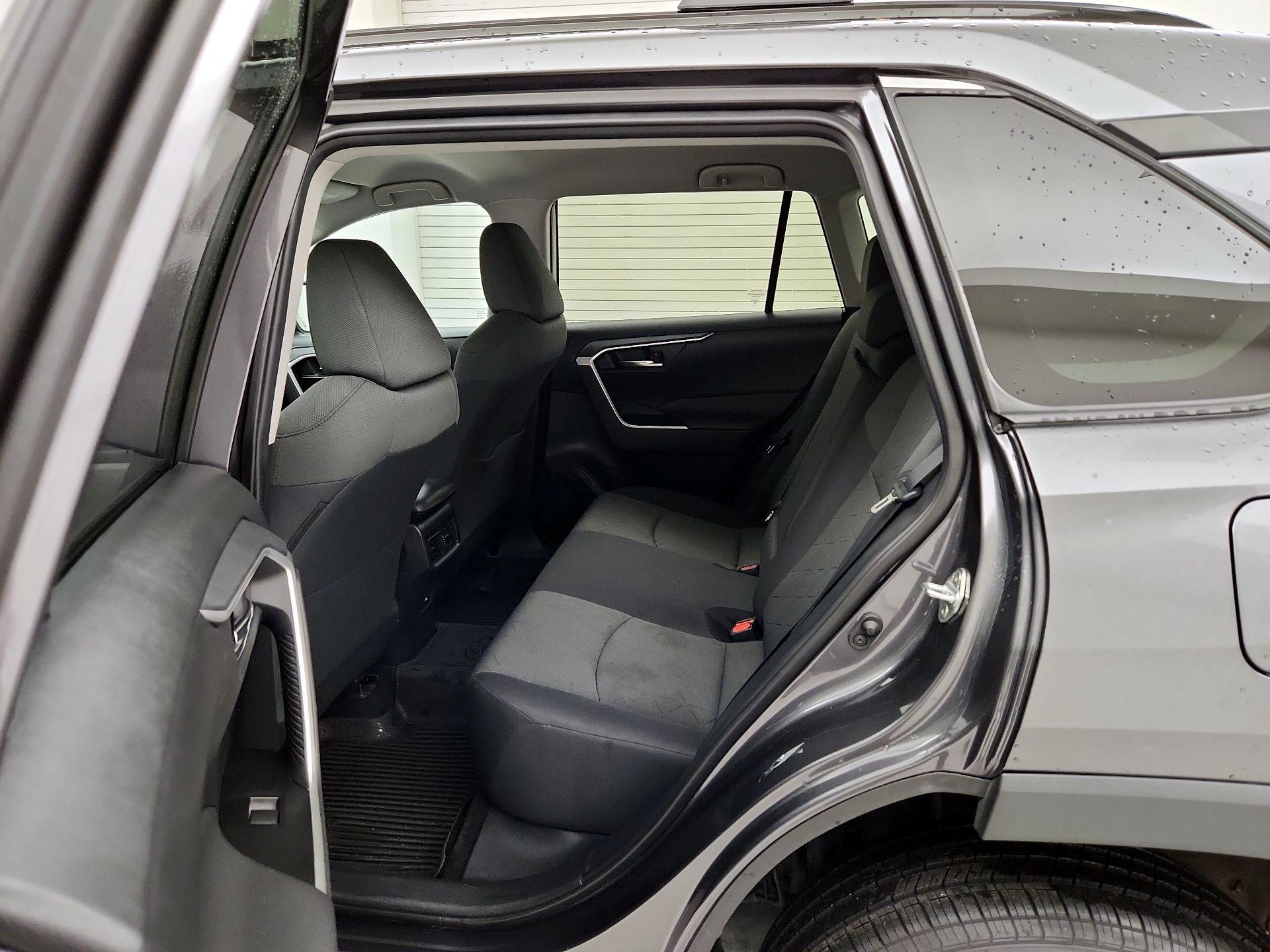 Thumbnail: 2021 Toyota RAV4 - 19