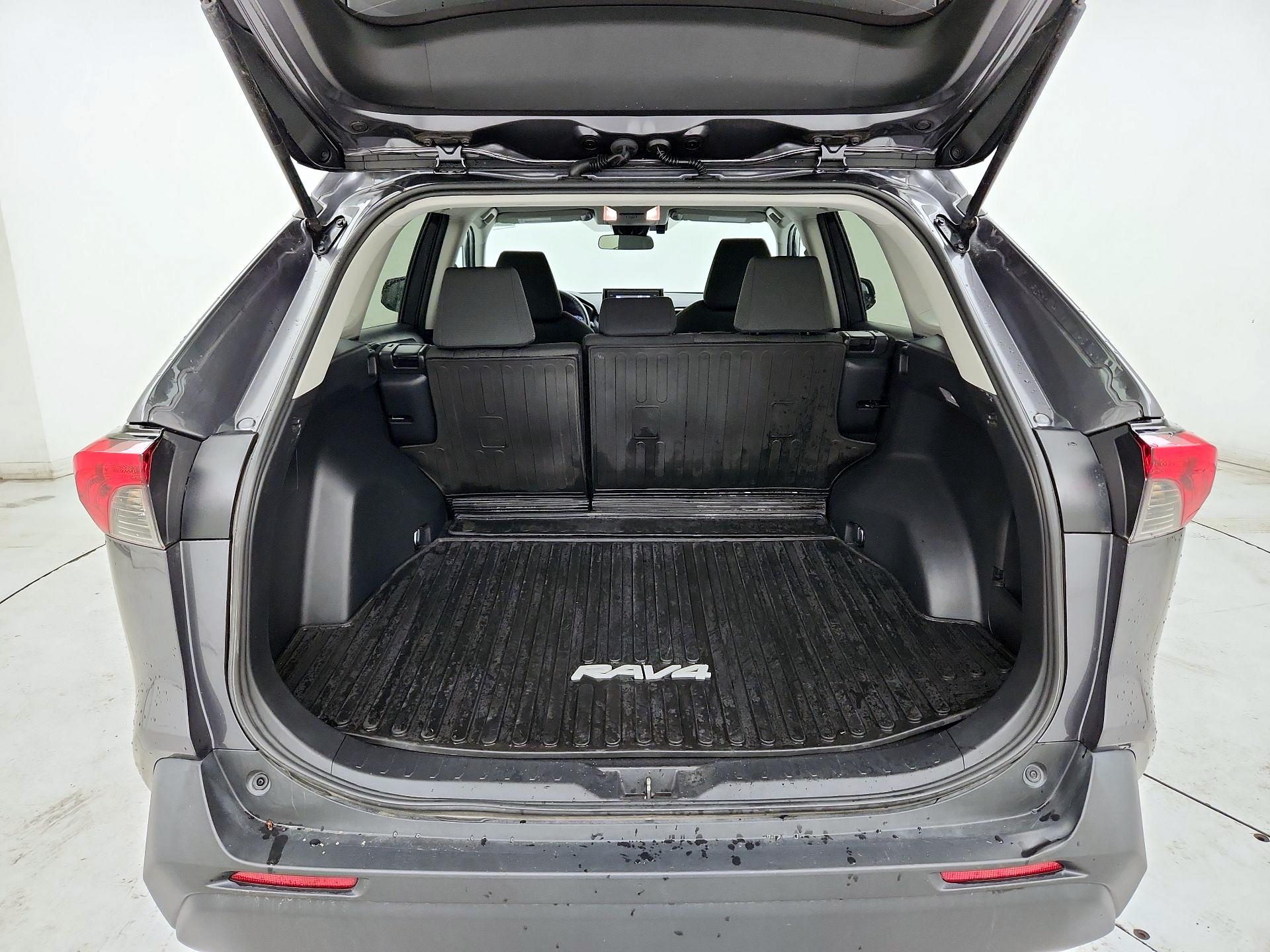 Thumbnail: 2021 Toyota RAV4 - 20