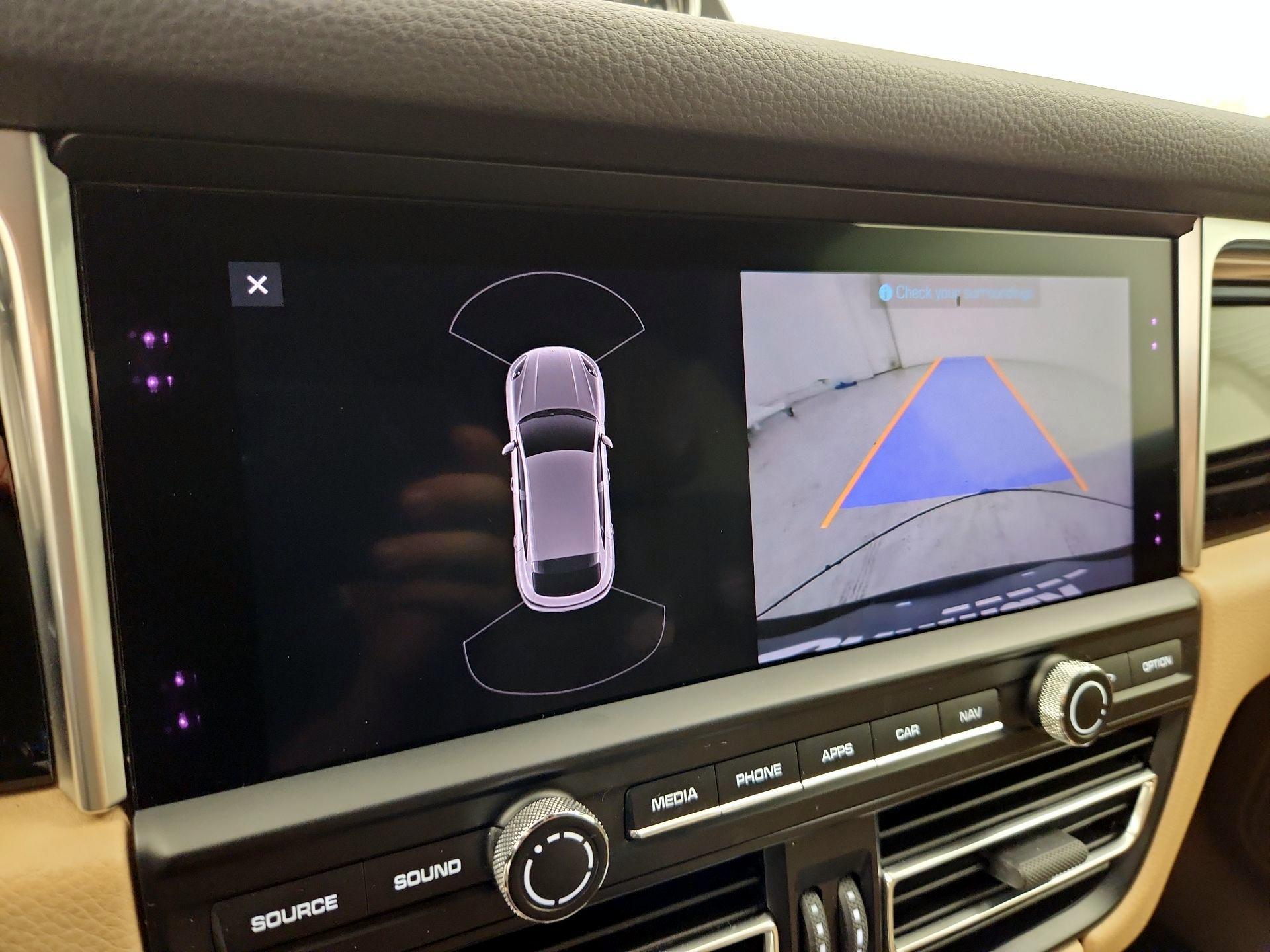 Thumbnail: 2019 Porsche Macan - 15