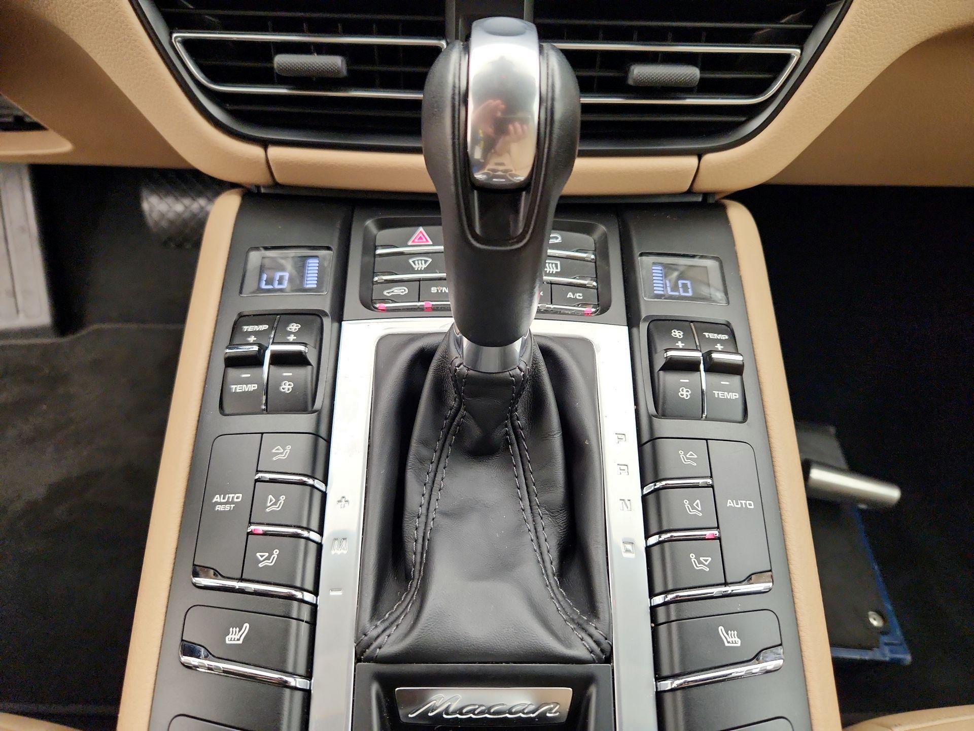 Thumbnail: 2019 Porsche Macan - 17