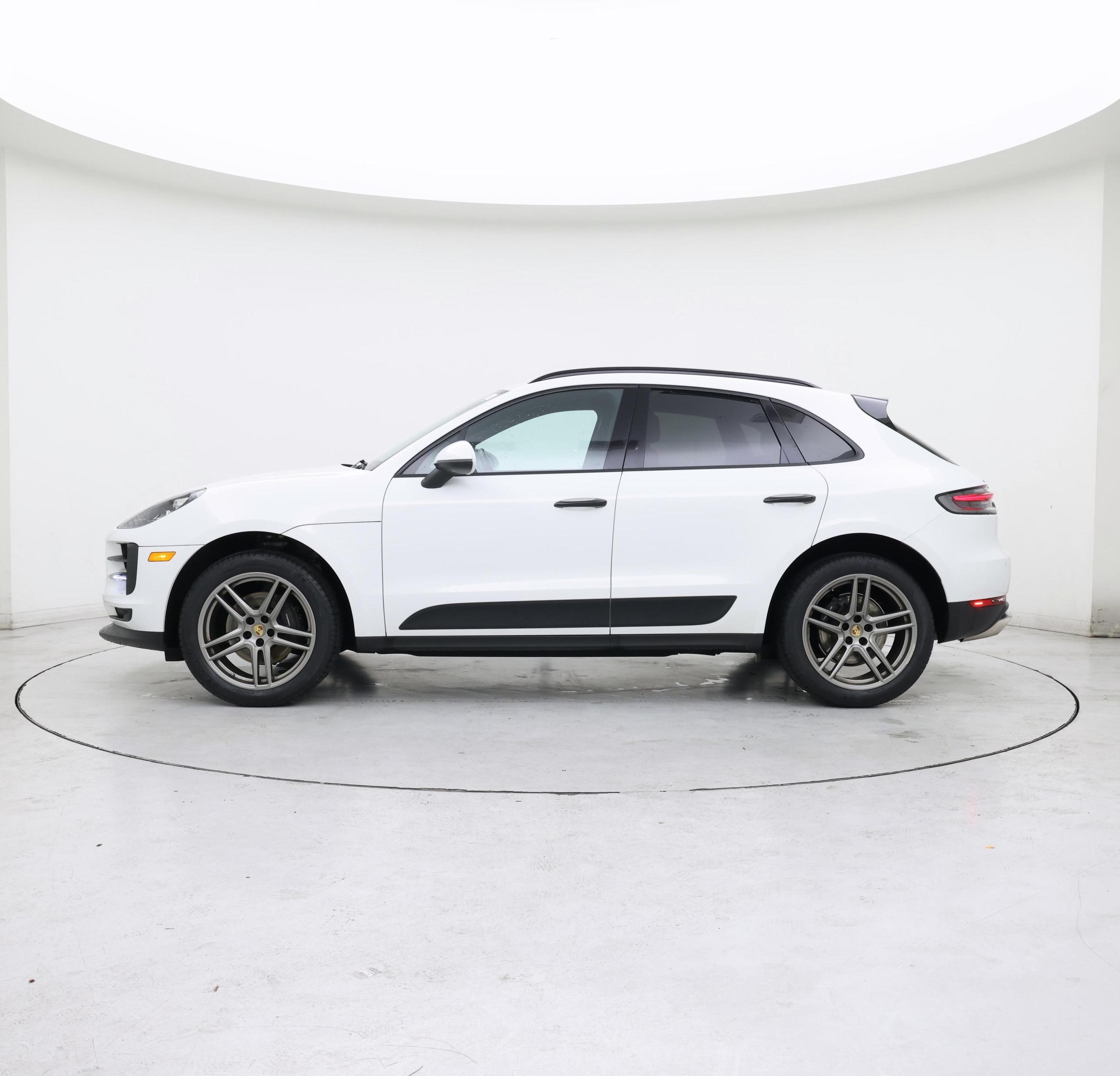 Thumbnail: 2019 Porsche Macan - 3