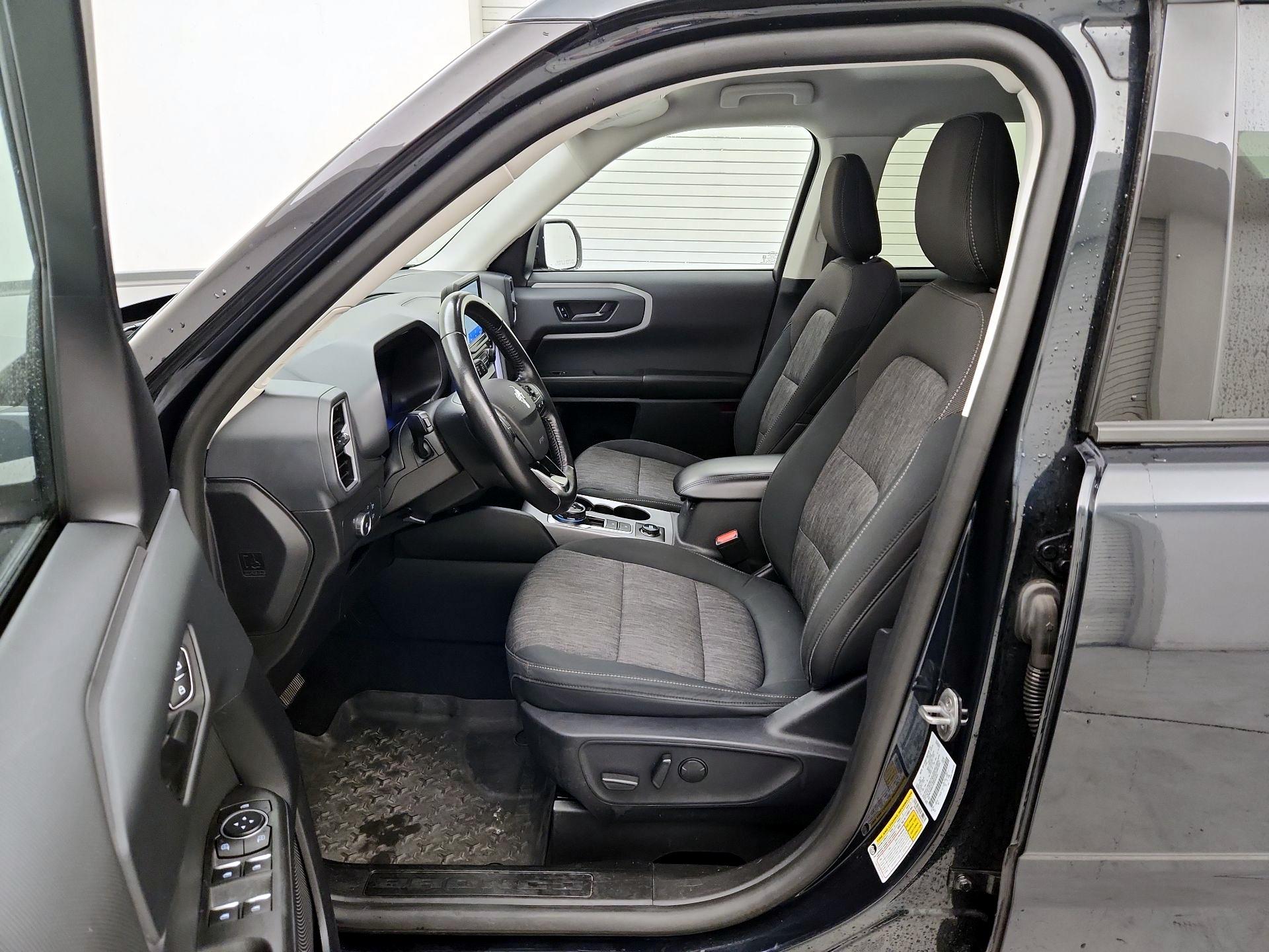 Thumbnail: 2022 Ford Bronco Sport - 11