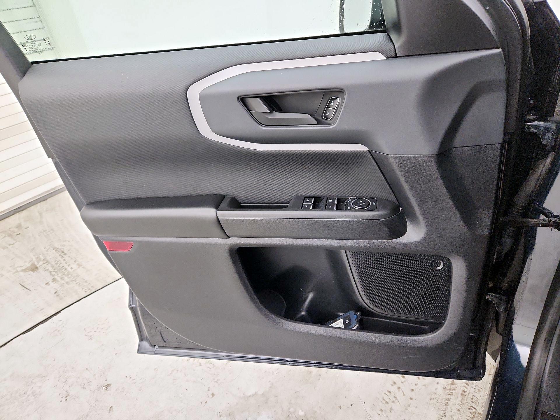 Thumbnail: 2022 Ford Bronco Sport - 12