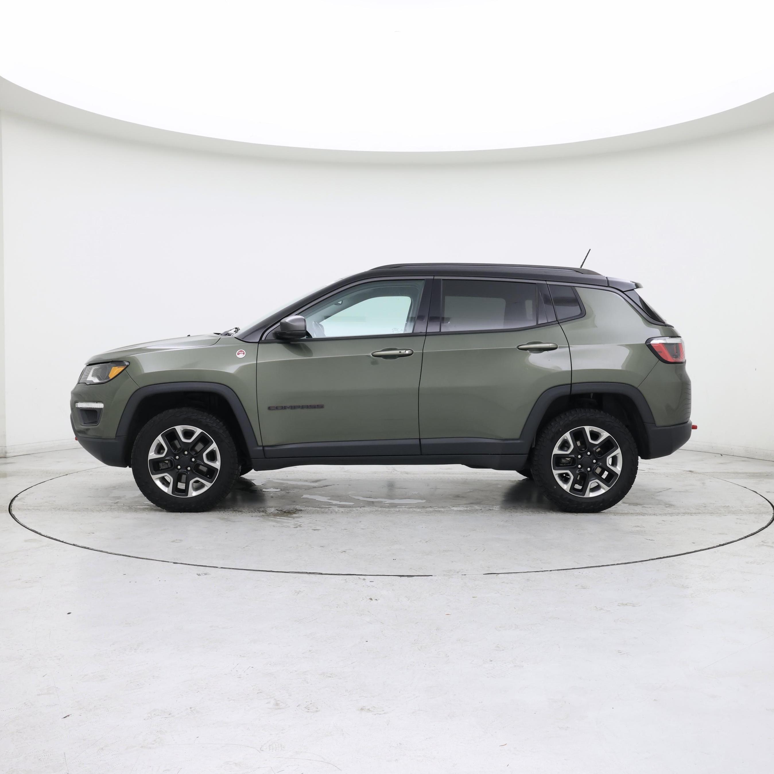 Thumbnail: 2018 Jeep Compass - 3