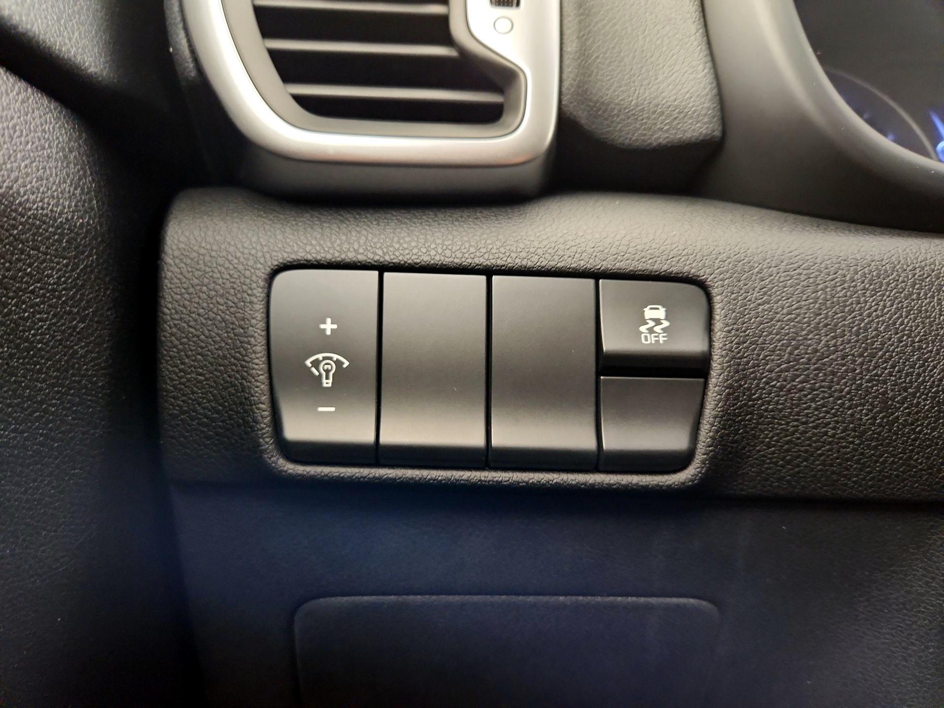 Thumbnail: 2018 Kia Sportage - 13