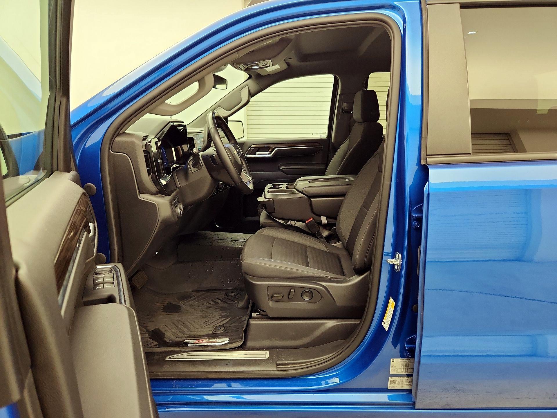 Thumbnail: 2023 Chevrolet Silverado 1500 - 11