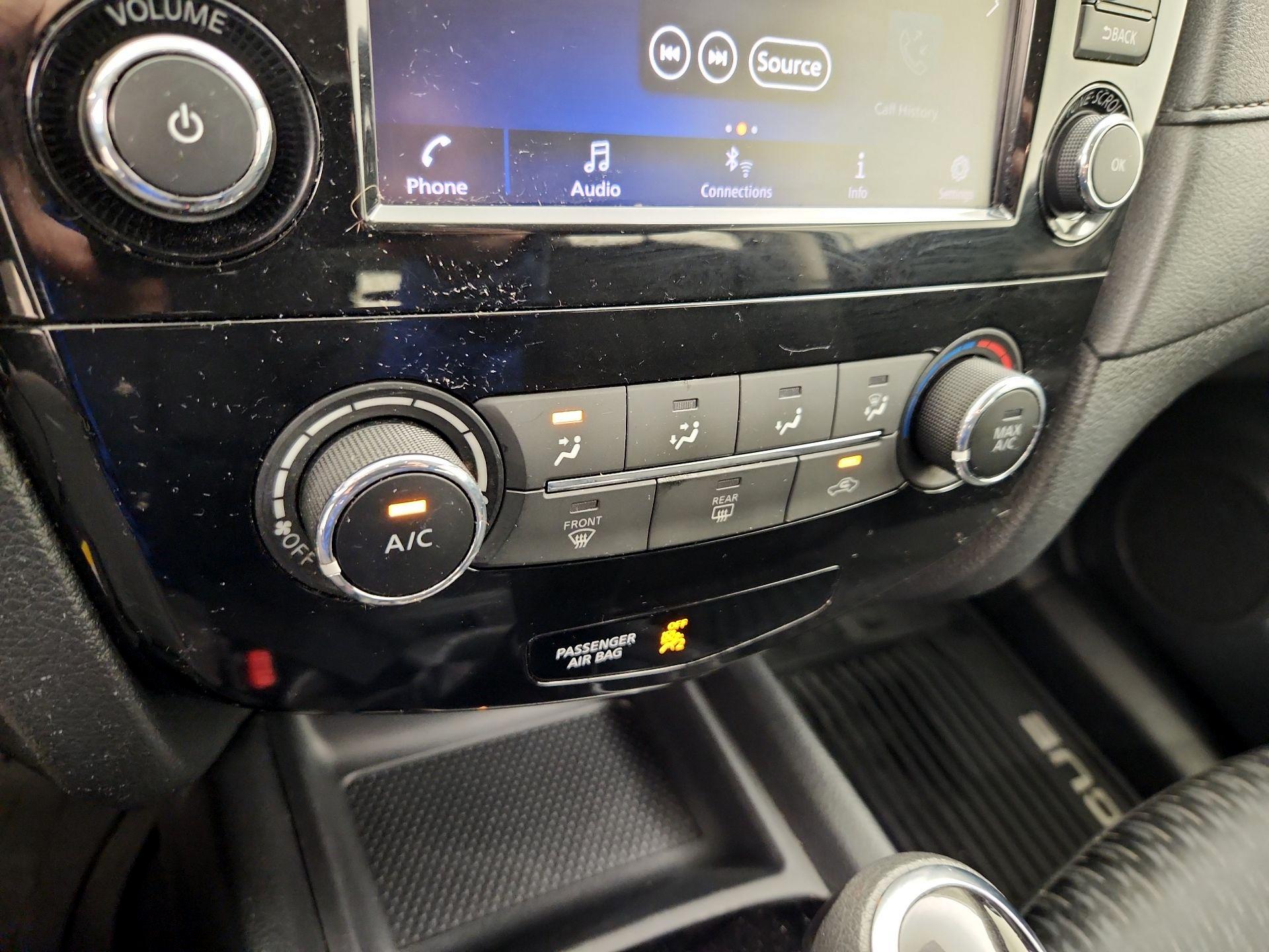 Thumbnail: 2018 Nissan Rogue - 16