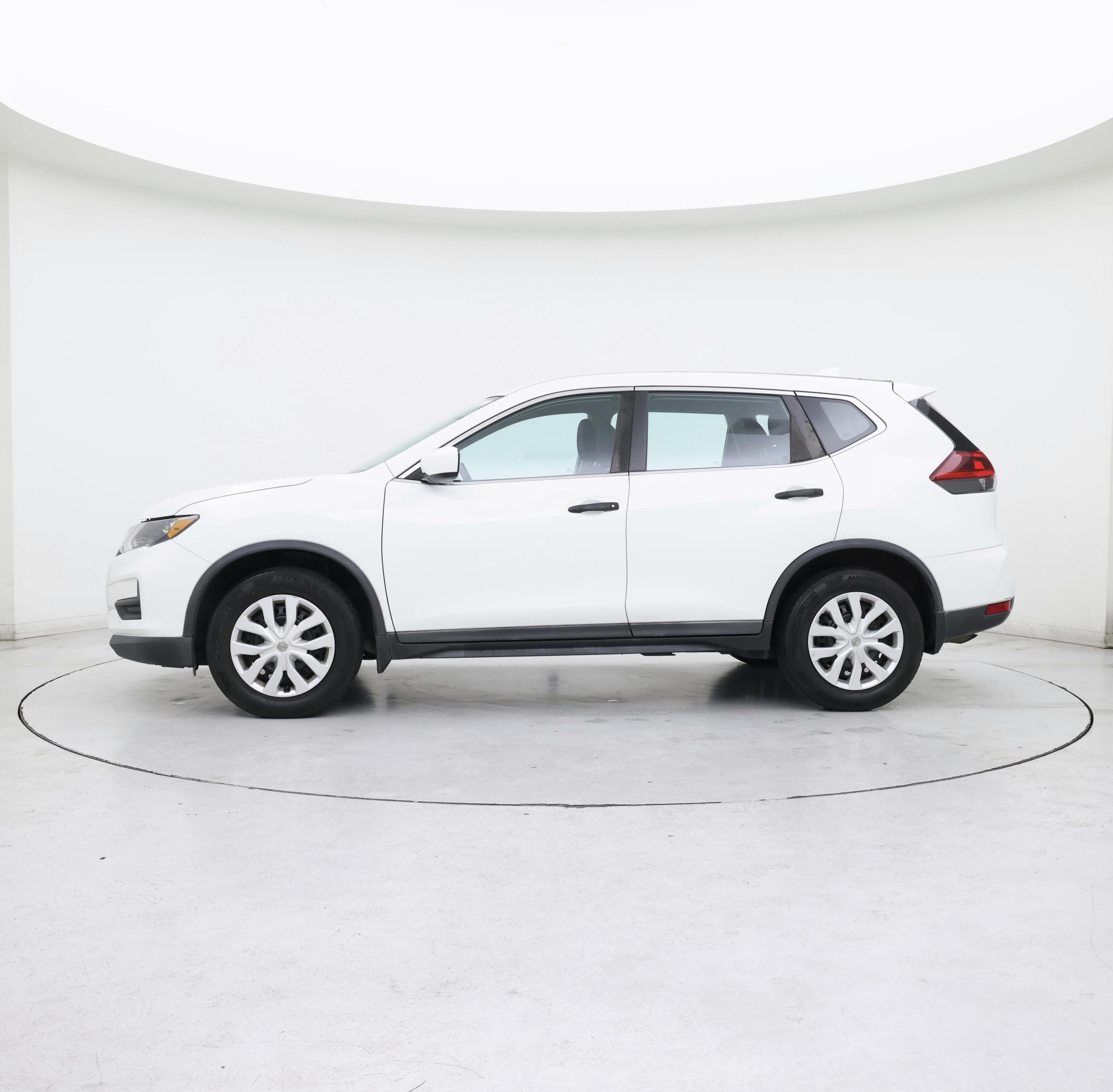 Thumbnail: 2018 Nissan Rogue - 3