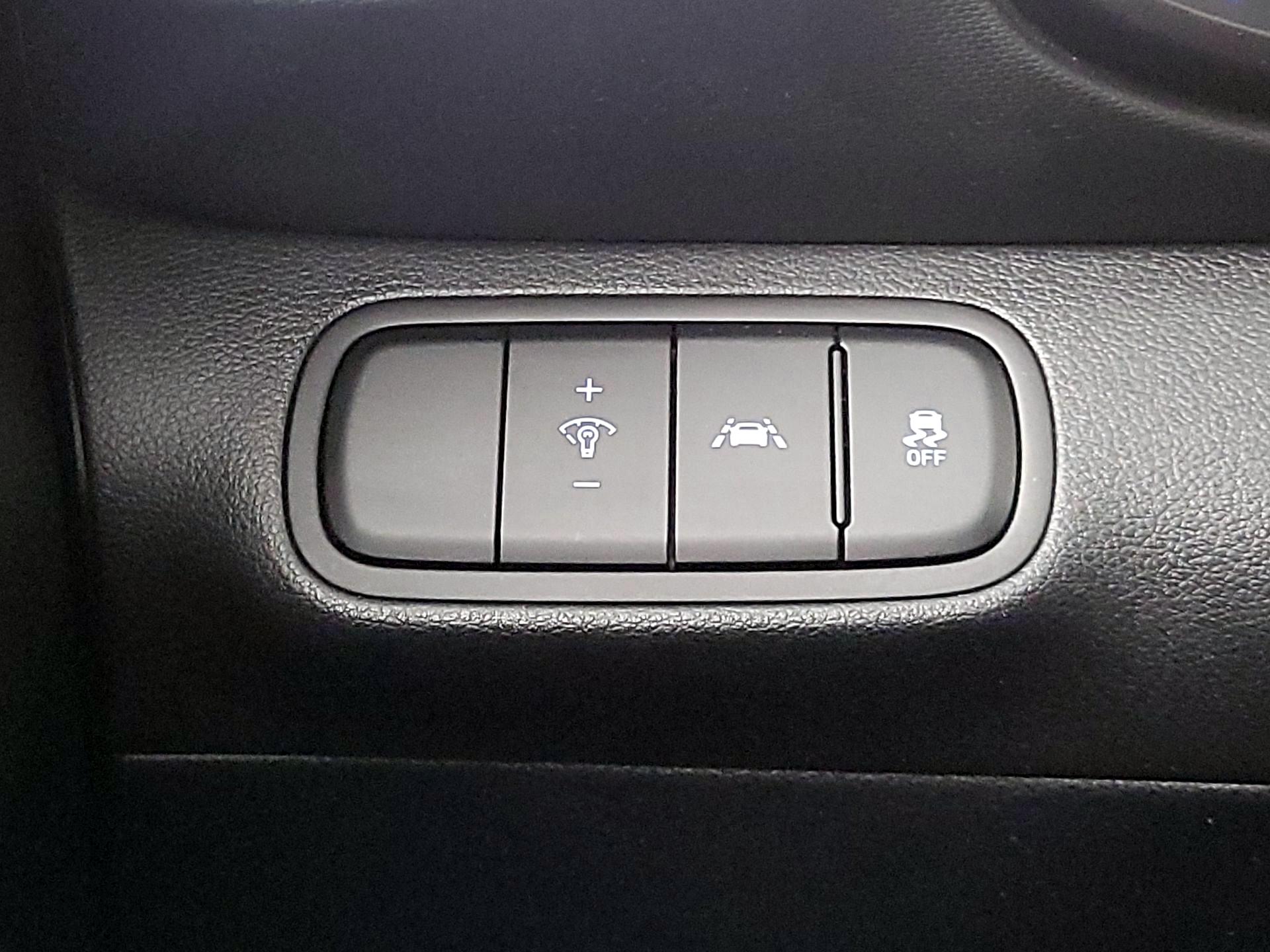 Thumbnail: 2022 Hyundai Venue - 13