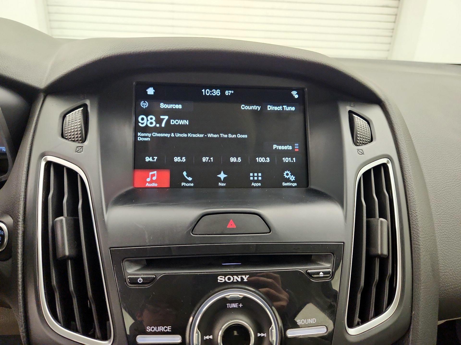 Thumbnail: 2016 Ford Focus - 16