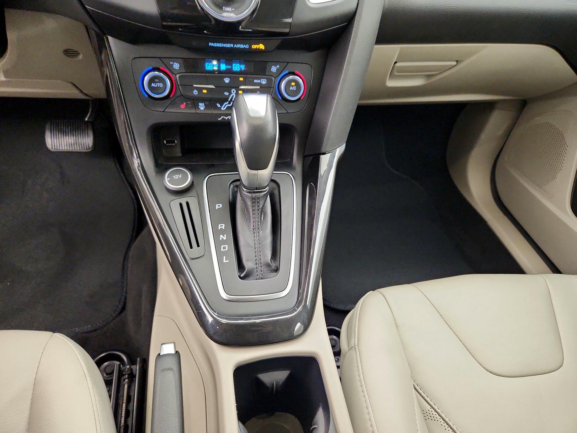 Thumbnail: 2016 Ford Focus - 18