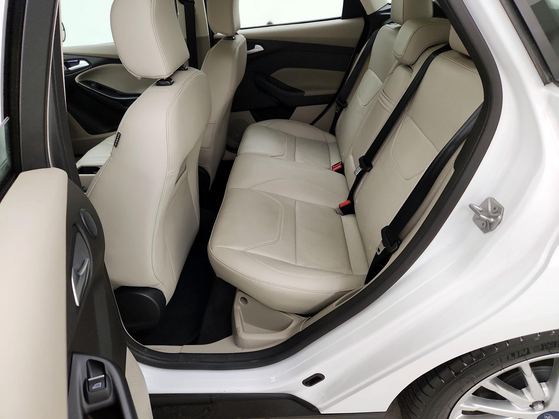 Thumbnail: 2016 Ford Focus - 20