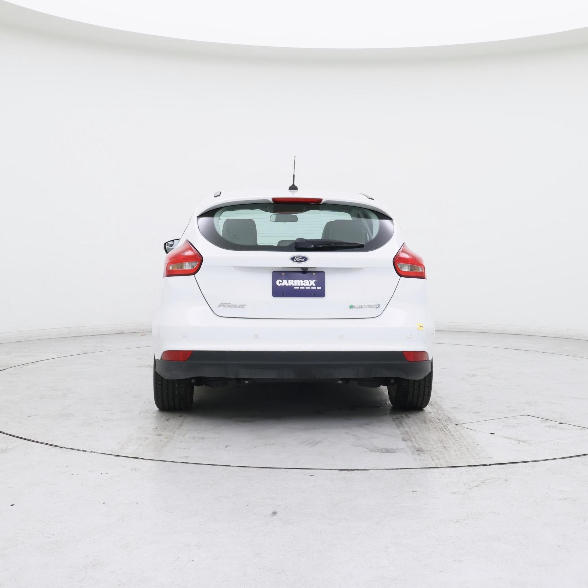 Thumbnail: 2016 Ford Focus - 6