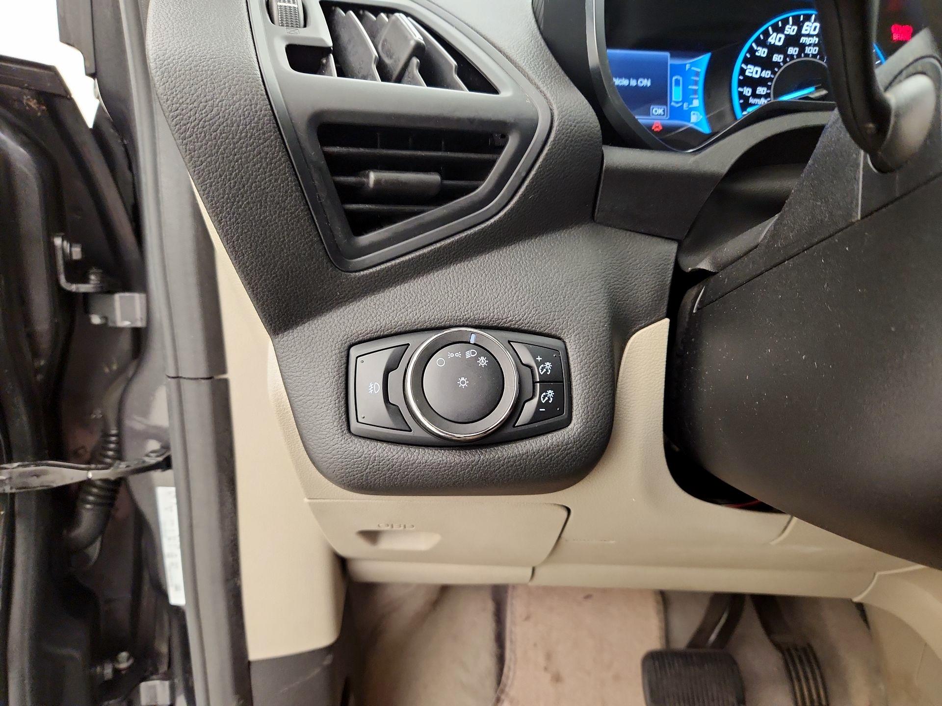 Thumbnail: 2015 Ford C-Max - 13