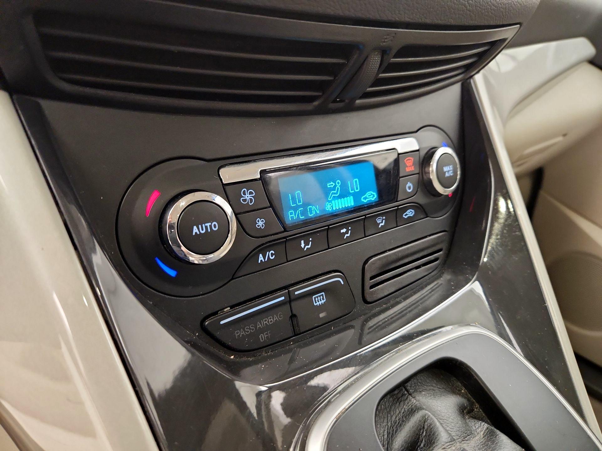 Thumbnail: 2015 Ford C-Max - 16