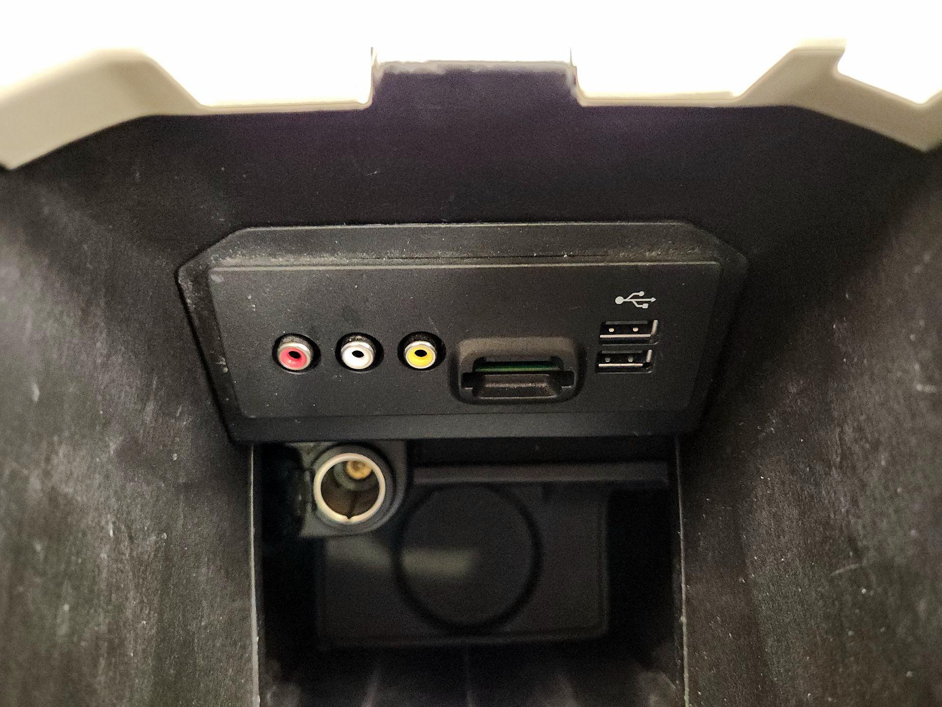 Thumbnail: 2015 Ford C-Max - 18