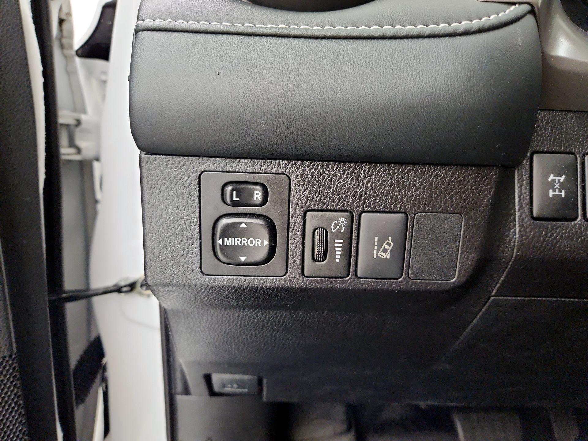 Thumbnail: 2018 Toyota RAV4 - 13