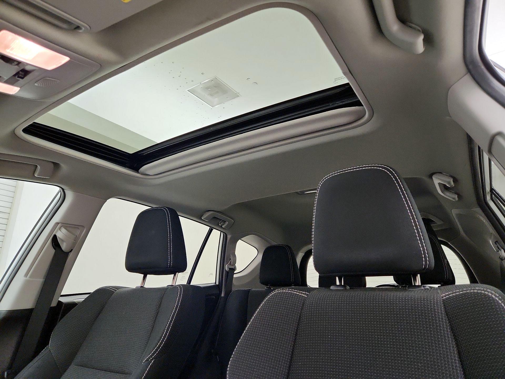 Thumbnail: 2018 Toyota RAV4 - 19