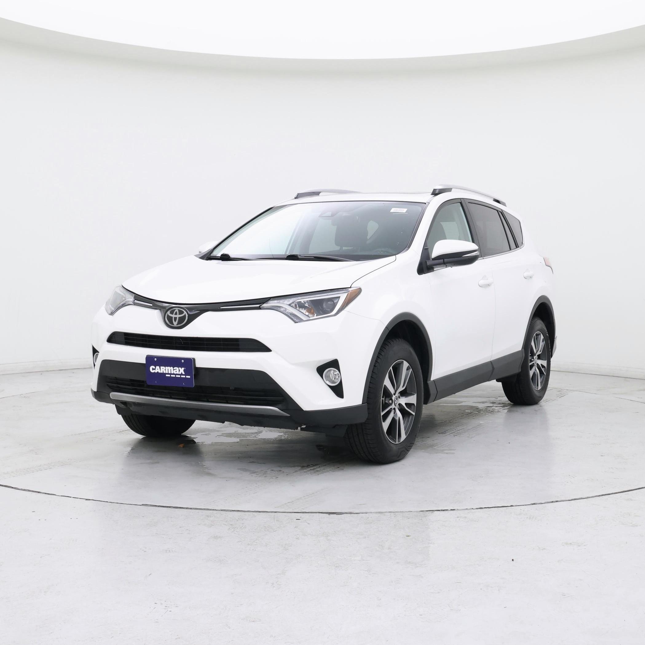 Thumbnail: 2018 Toyota RAV4 - 4