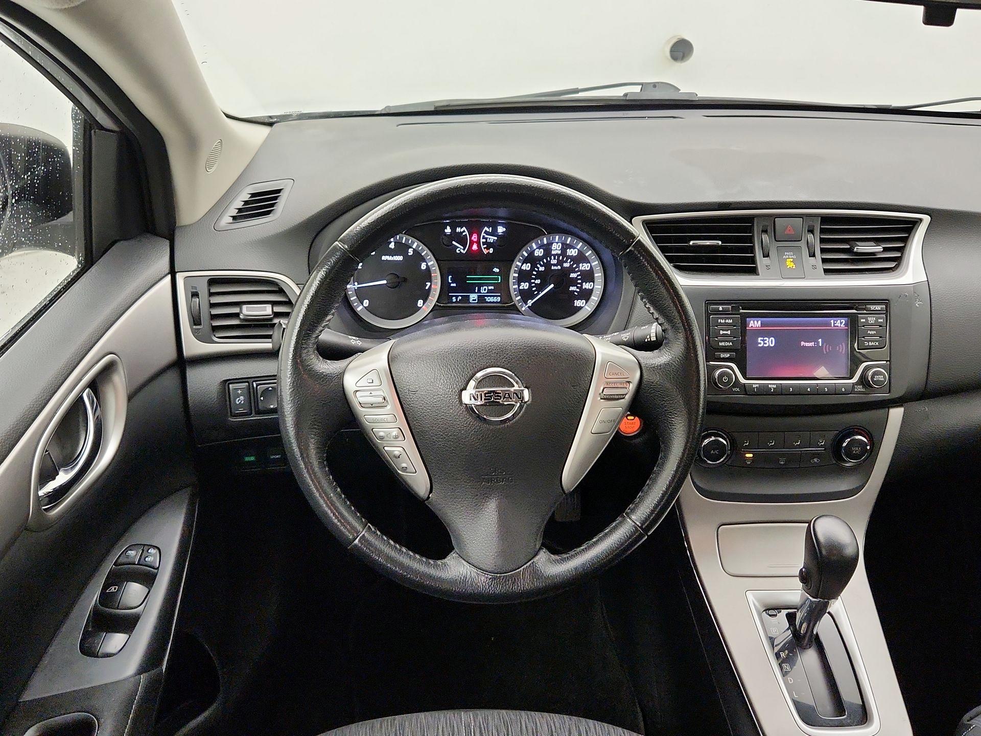 Thumbnail: 2015 Nissan Sentra - 10