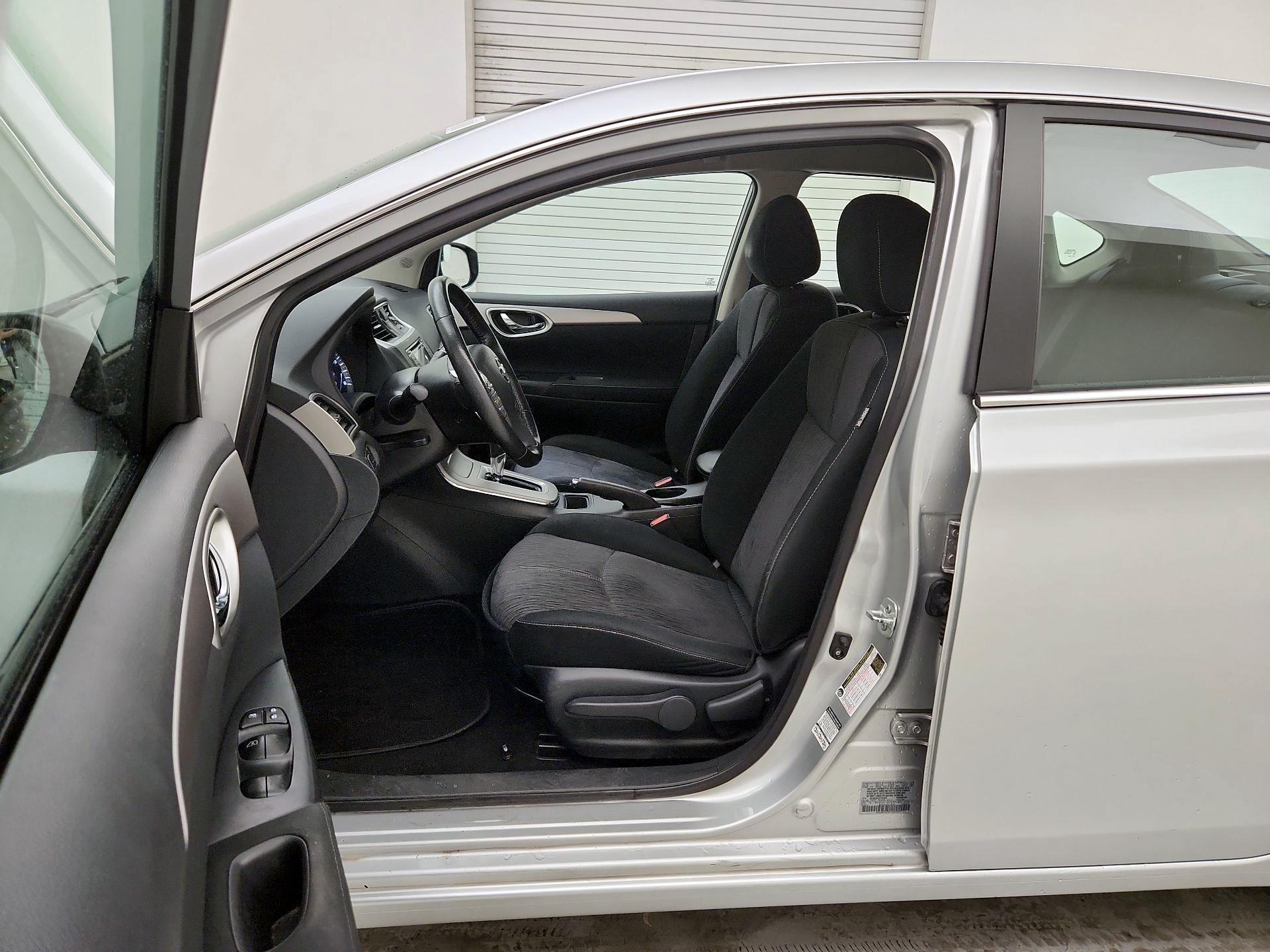 Thumbnail: 2015 Nissan Sentra - 11