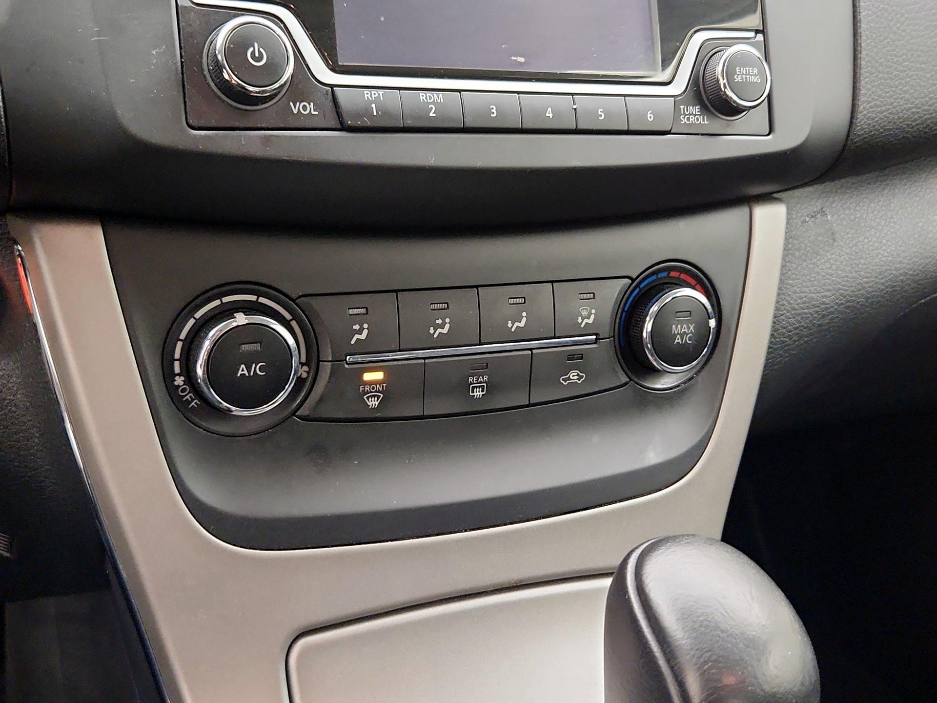 Thumbnail: 2015 Nissan Sentra - 16