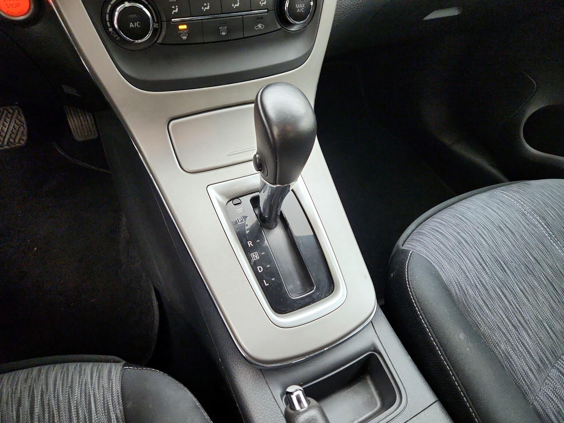 Thumbnail: 2015 Nissan Sentra - 17