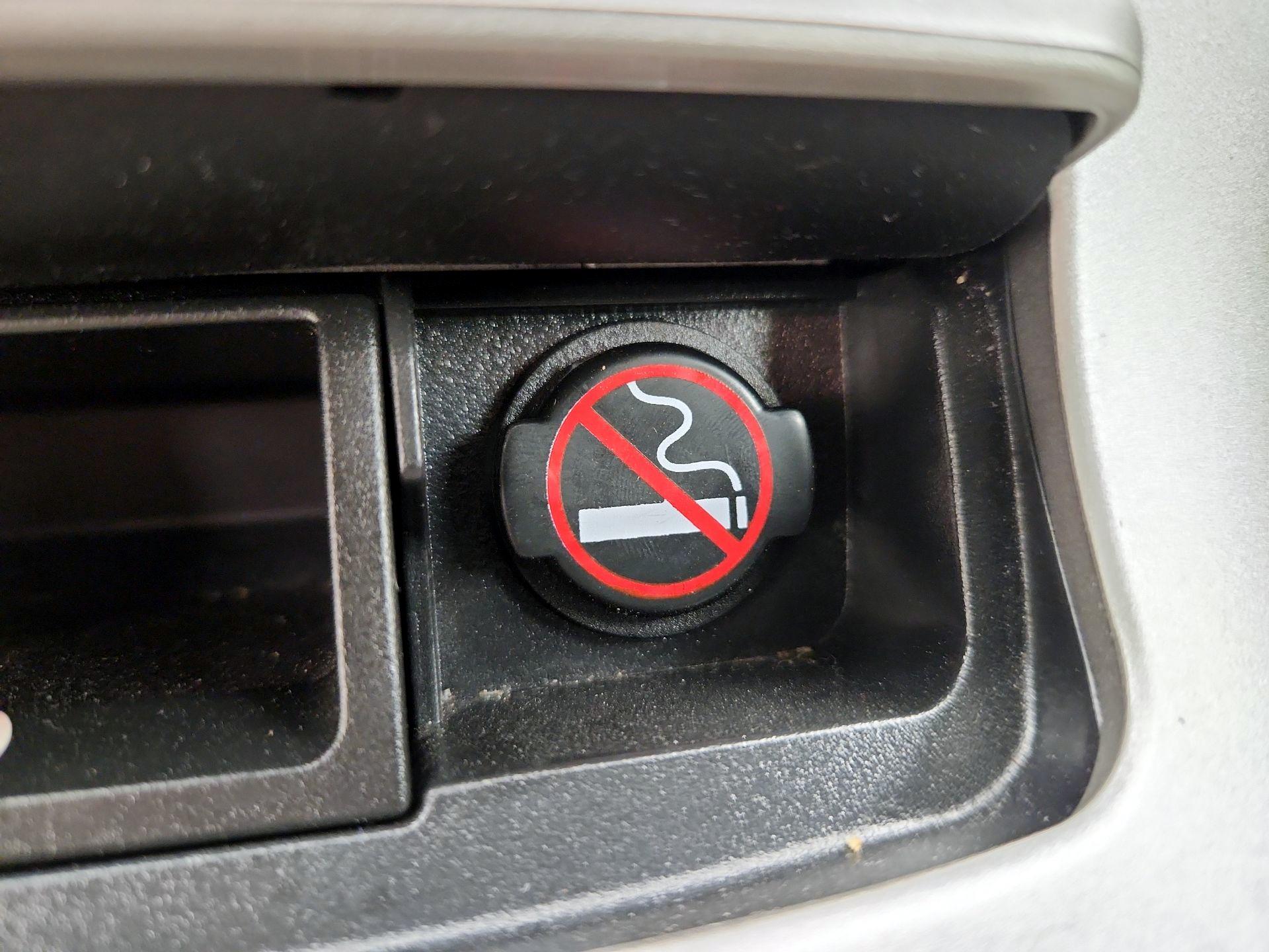 Thumbnail: 2015 Nissan Sentra - 18