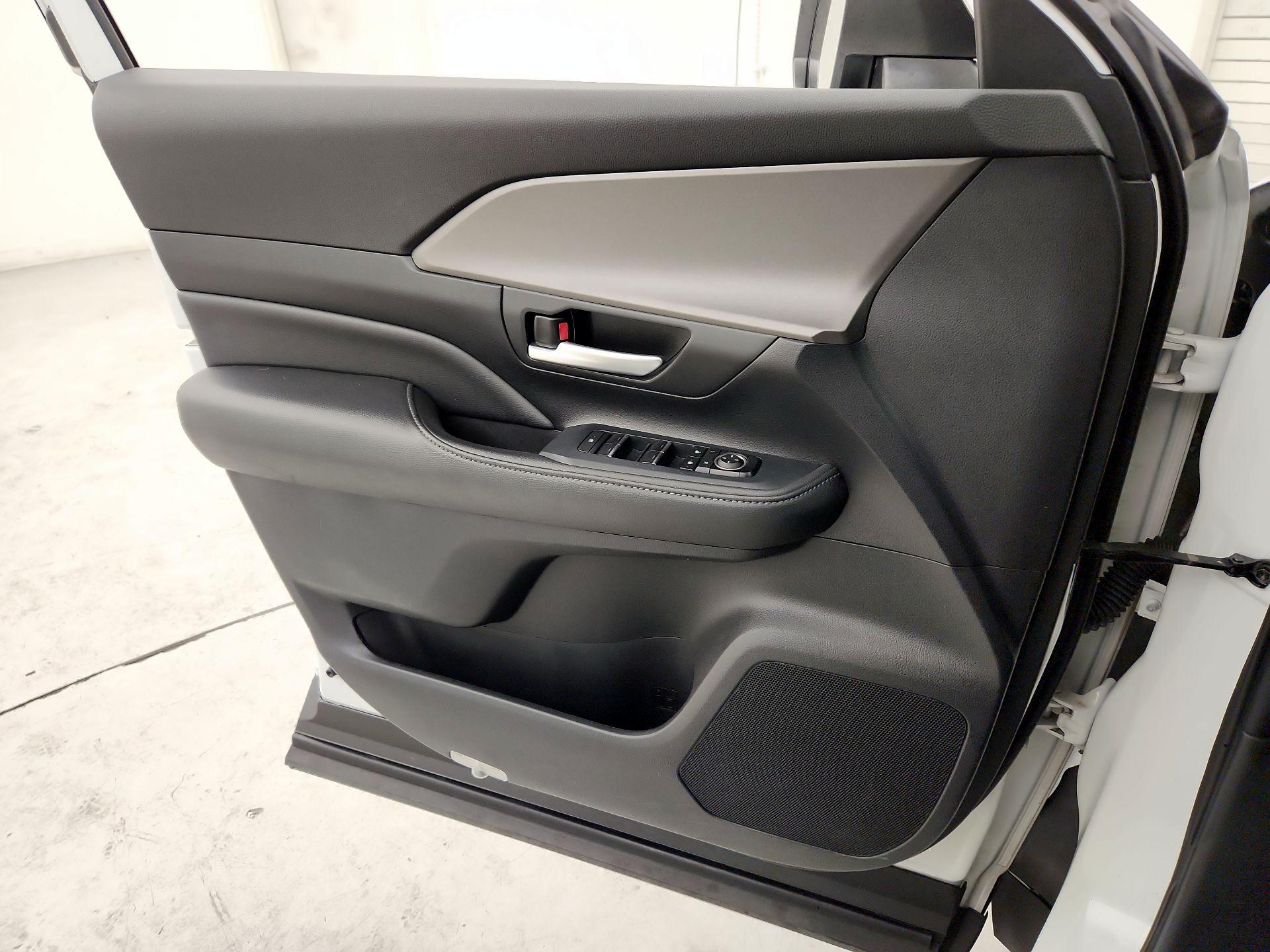 Thumbnail: 2024 Toyota Grand Highlander - 12