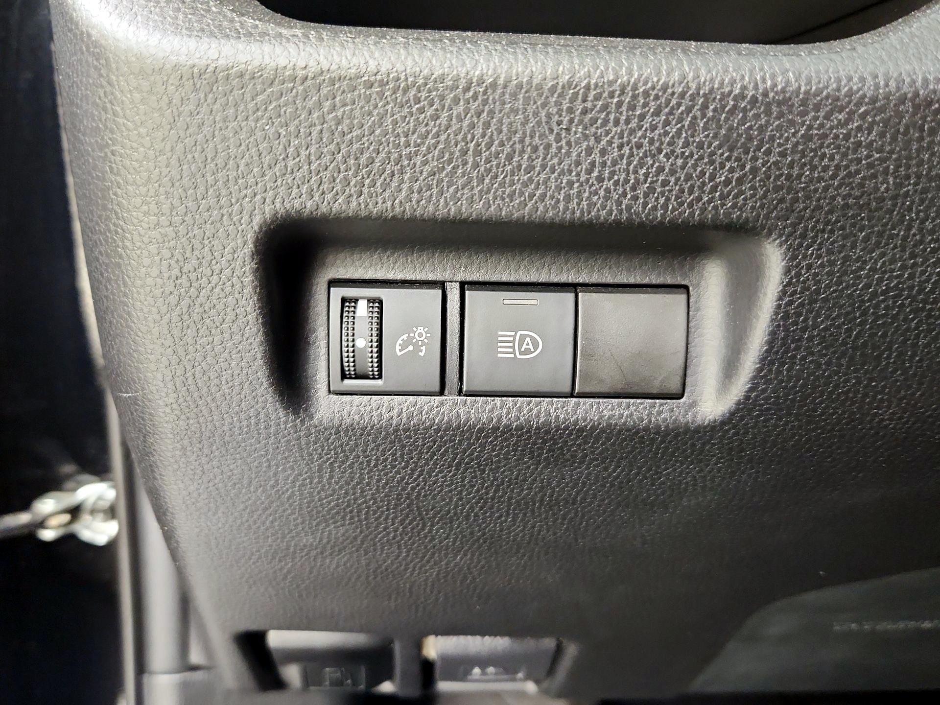 Thumbnail: 2021 Toyota RAV4 - 13