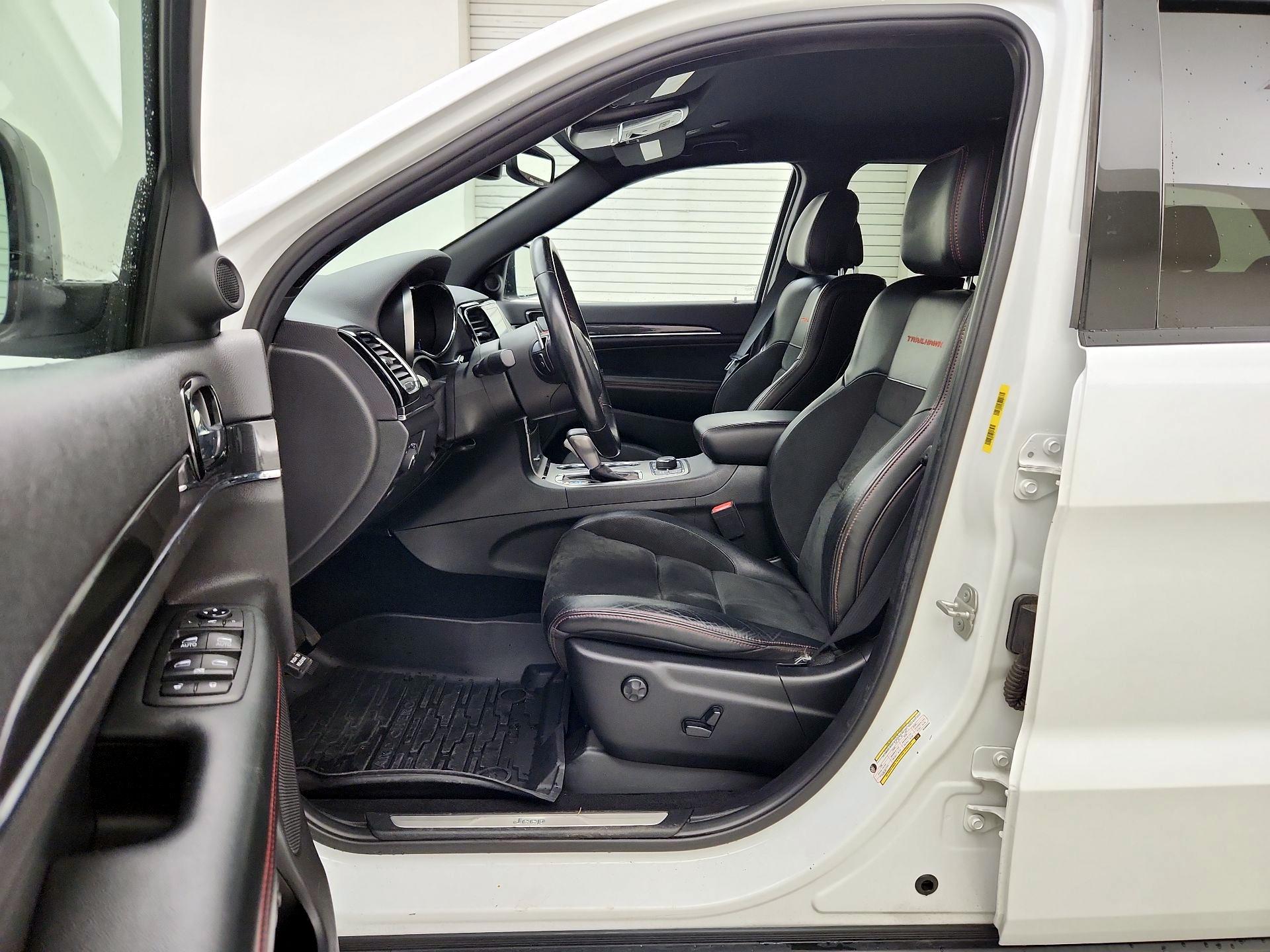 Thumbnail: 2019 Jeep Grand Cherokee - 11