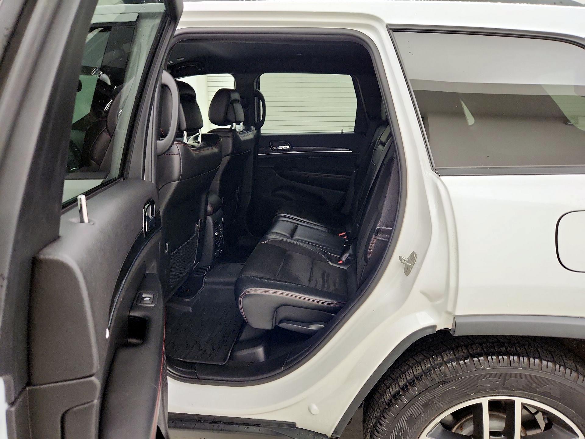 Thumbnail: 2019 Jeep Grand Cherokee - 20